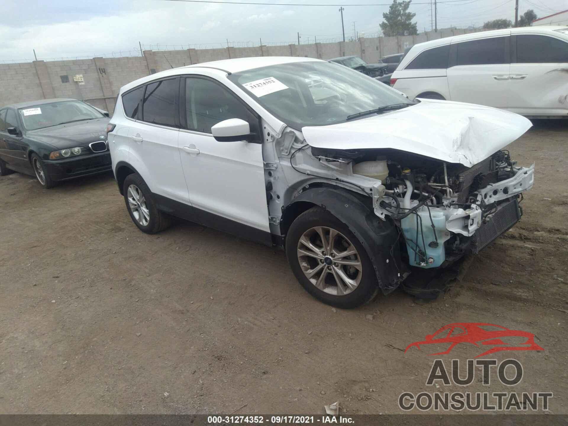 FORD ESCAPE 2017 - 1FMCU0GD7HUD12276