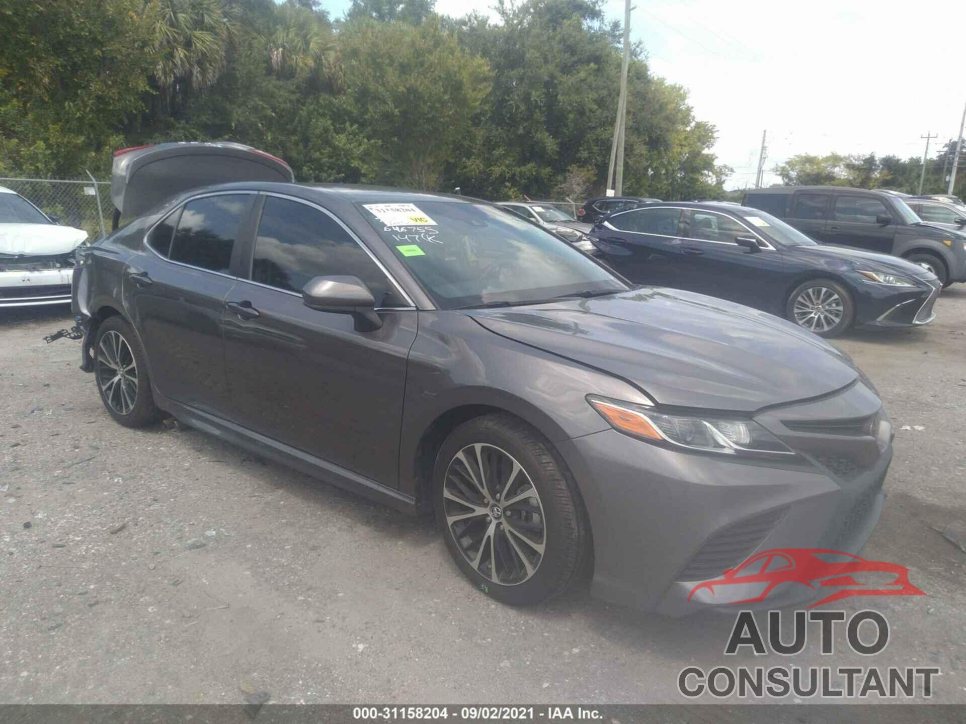 TOYOTA CAMRY 2018 - 4T1B11HK3JU649878