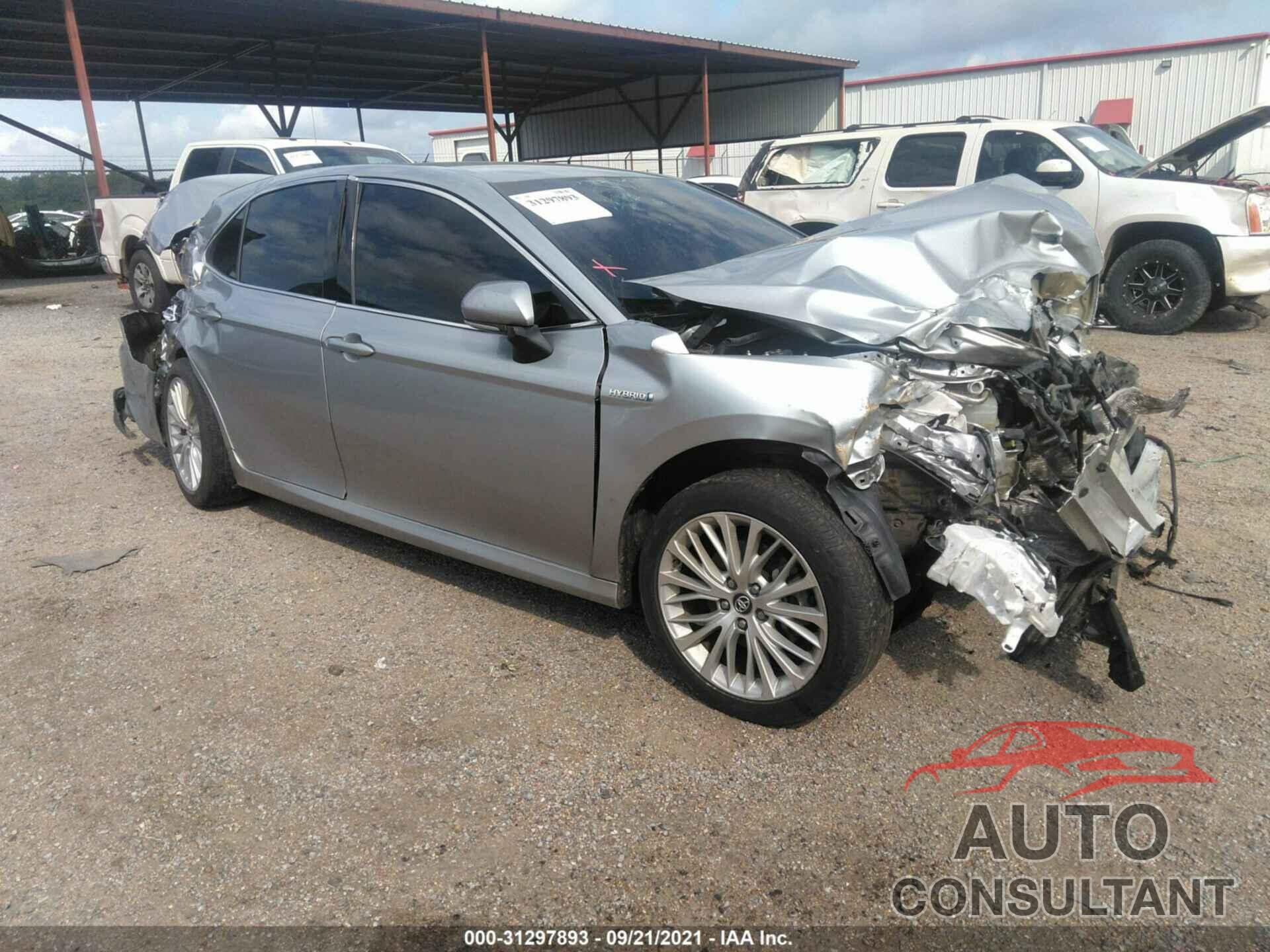 TOYOTA CAMRY 2018 - 4T1B21HK4JU501574