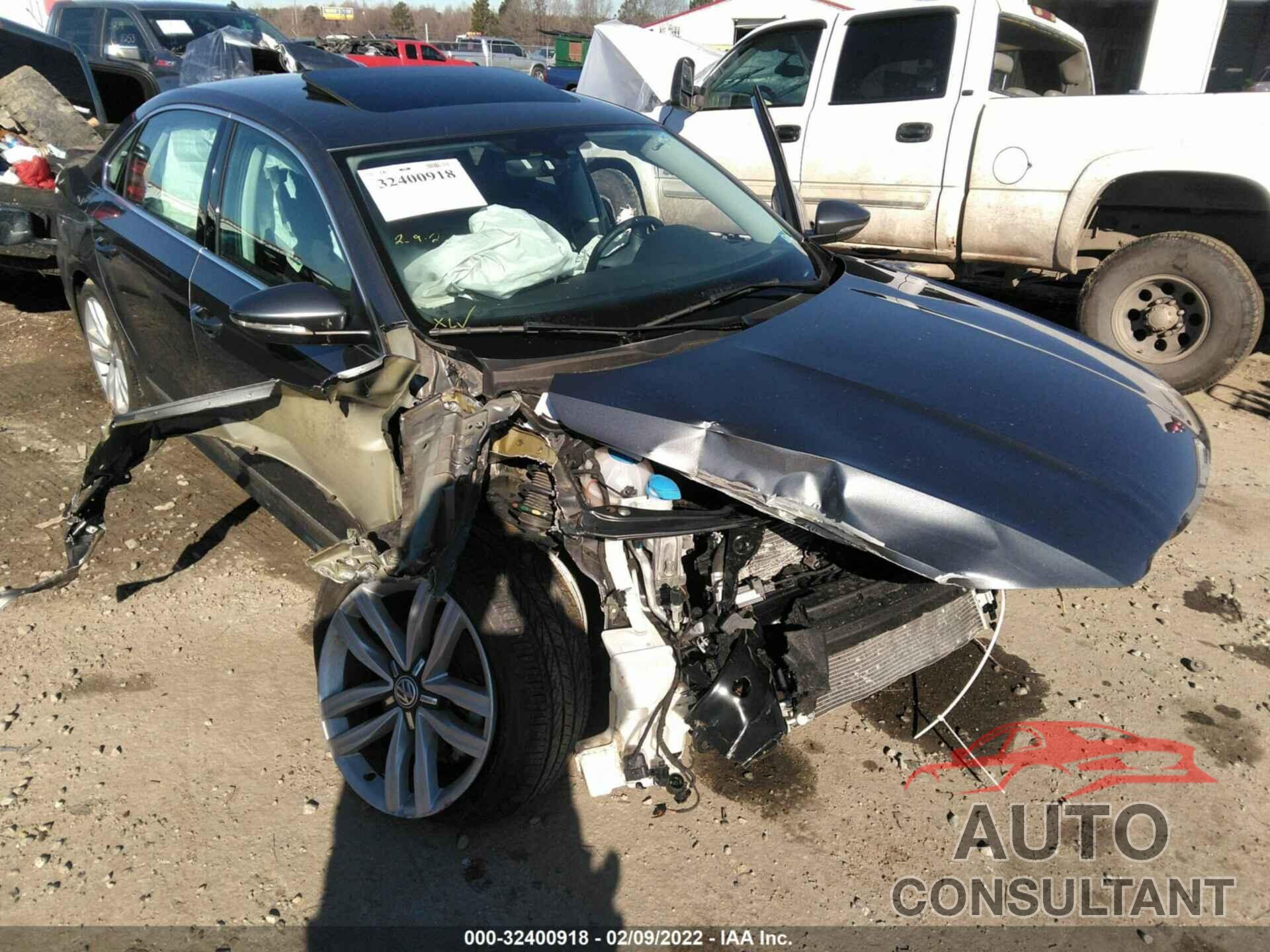 VOLKSWAGEN PASSAT 2017 - 1VWGT7A39HC057781
