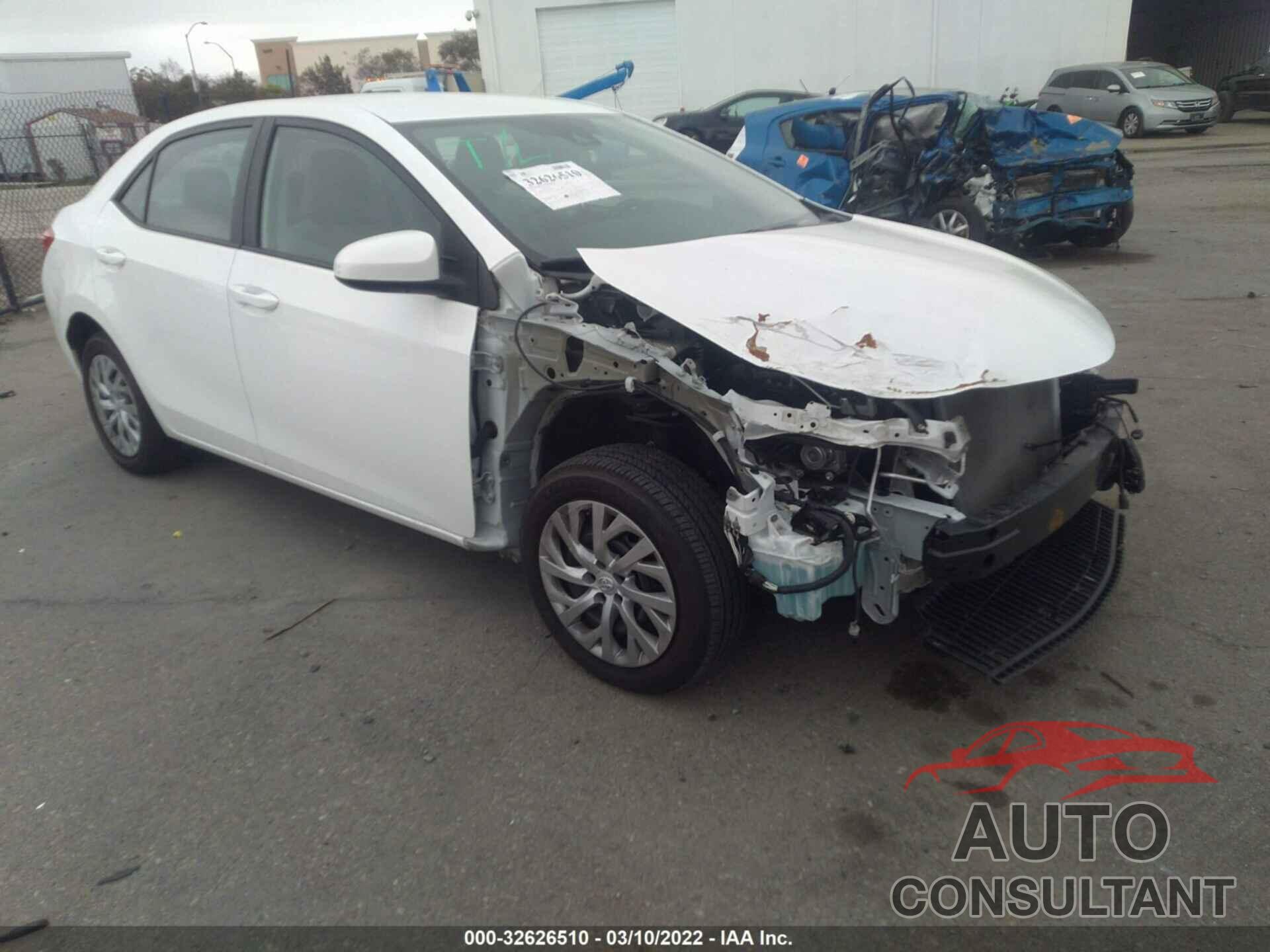 TOYOTA COROLLA 2018 - 5YFBURHE2JP790491