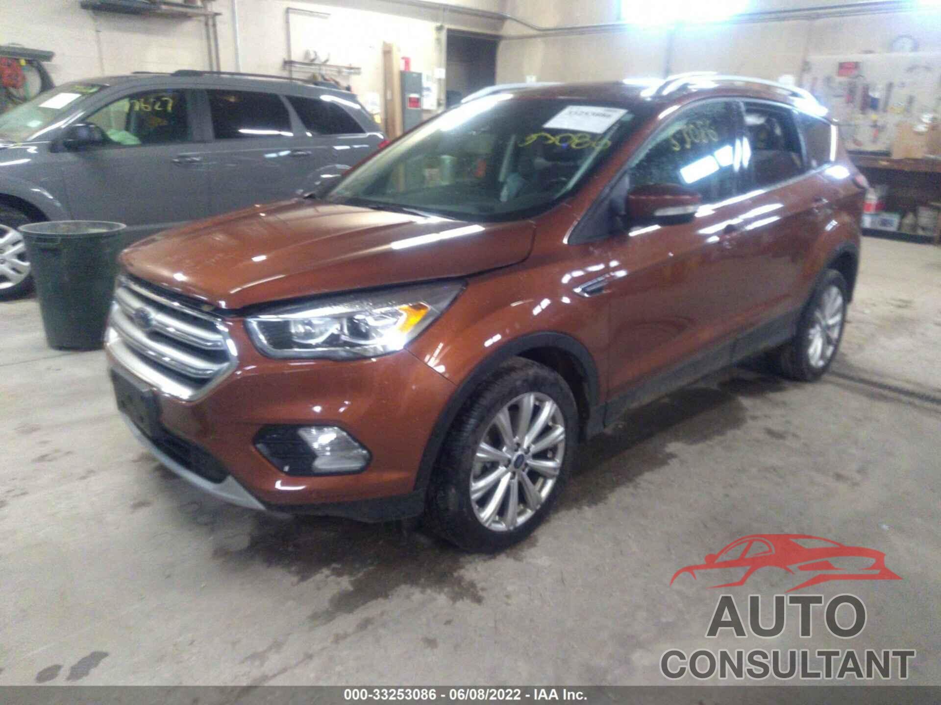 FORD ESCAPE 2017 - 1FMCU9J92HUE03125