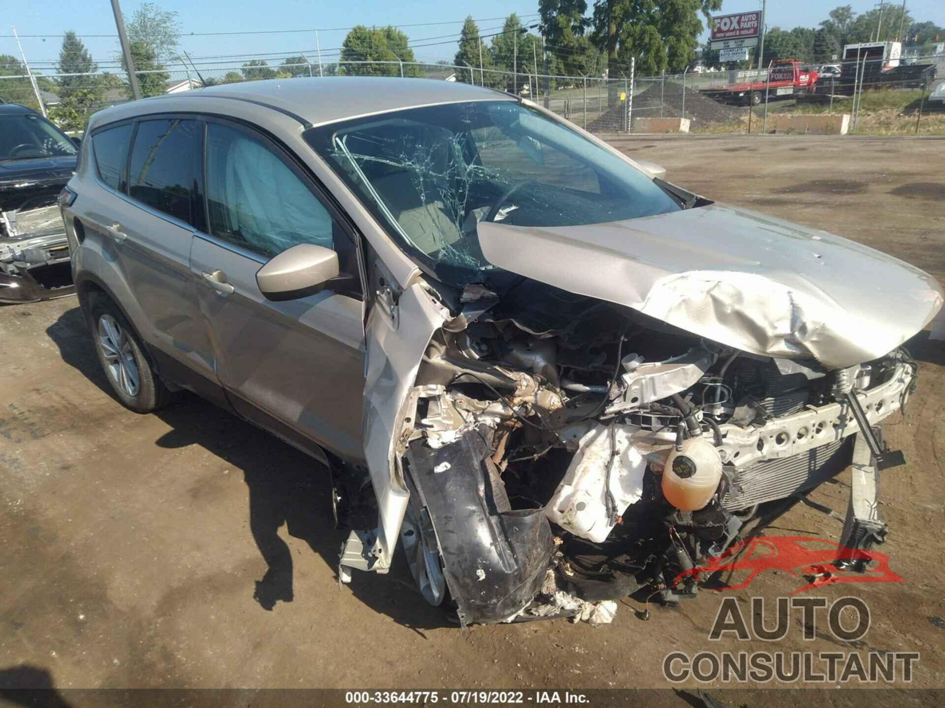 FORD ESCAPE 2017 - 1FMCU0GD9HUE77598