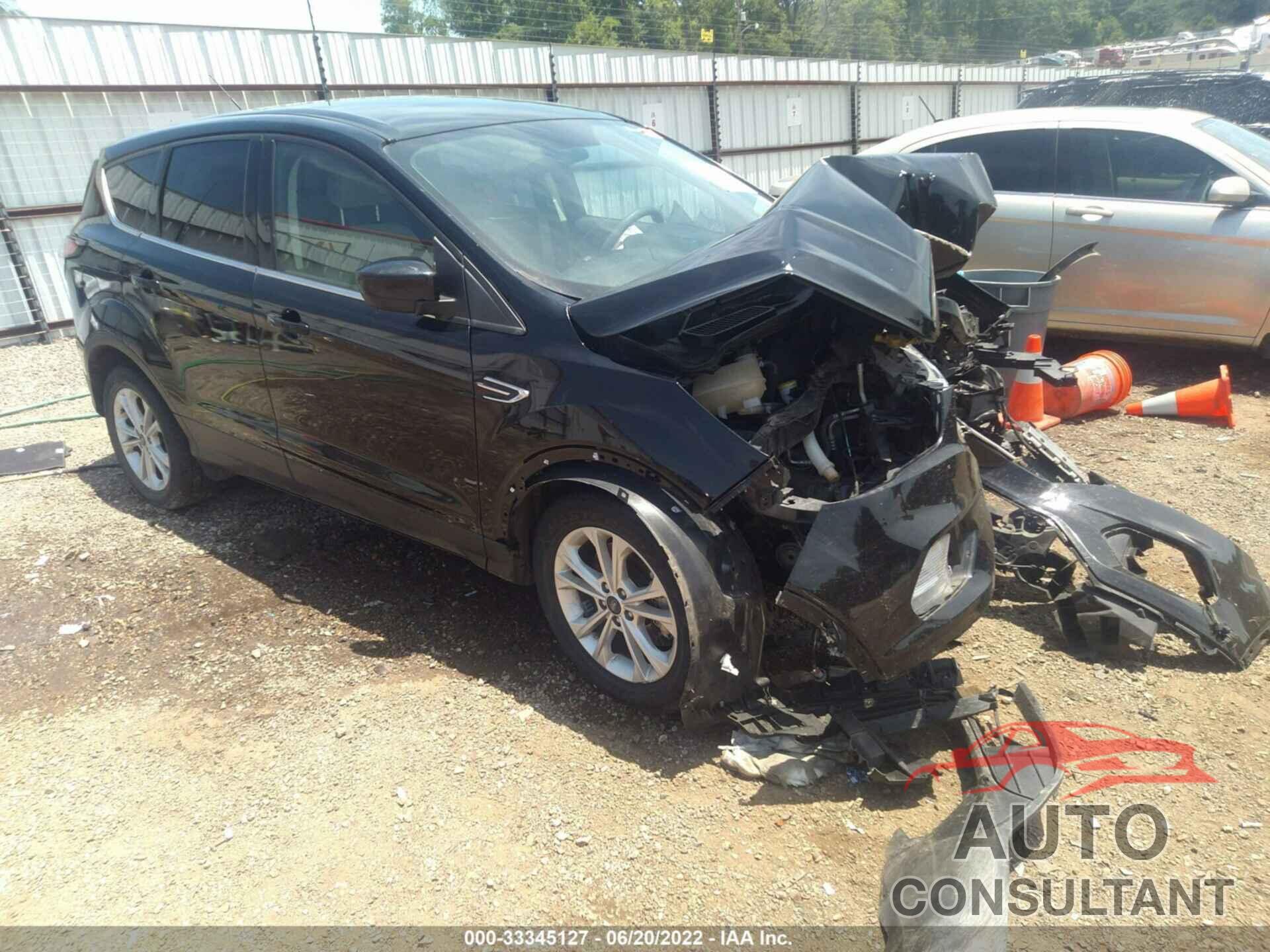 FORD ESCAPE 2017 - 1FMCU0G92HUC12811