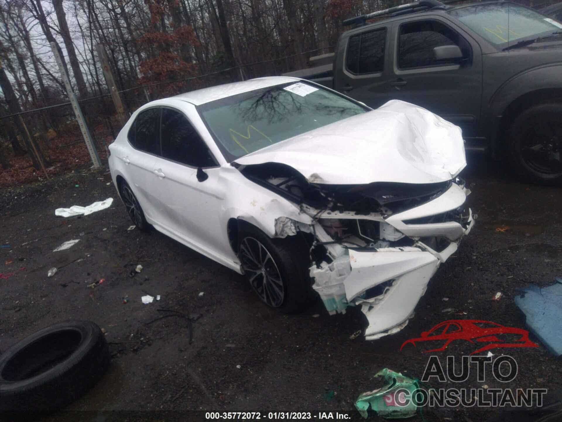 TOYOTA CAMRY 2018 - 4T1B11HK4JU641854