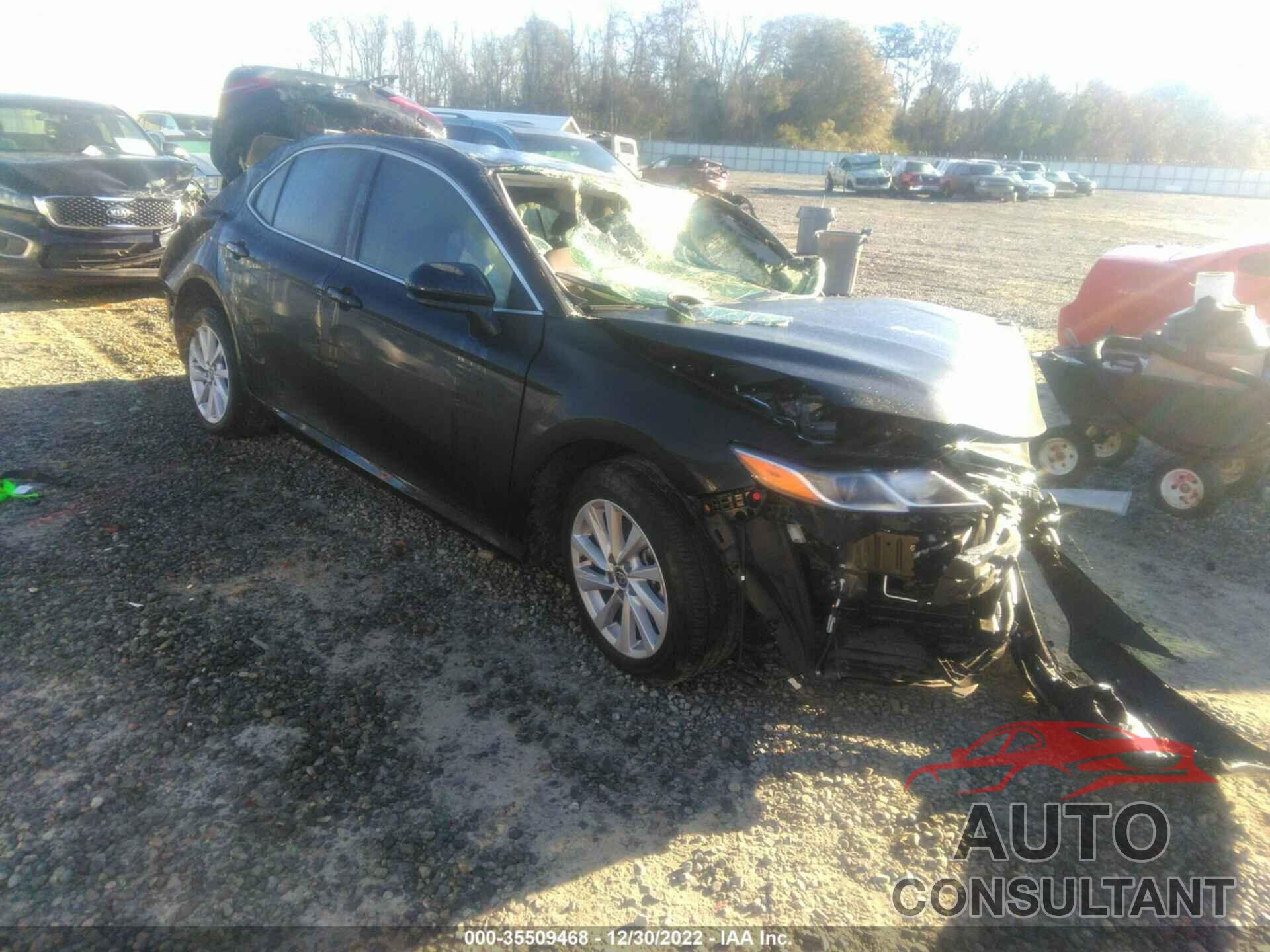 TOYOTA CAMRY 2022 - 4T1C11AK6NU661415
