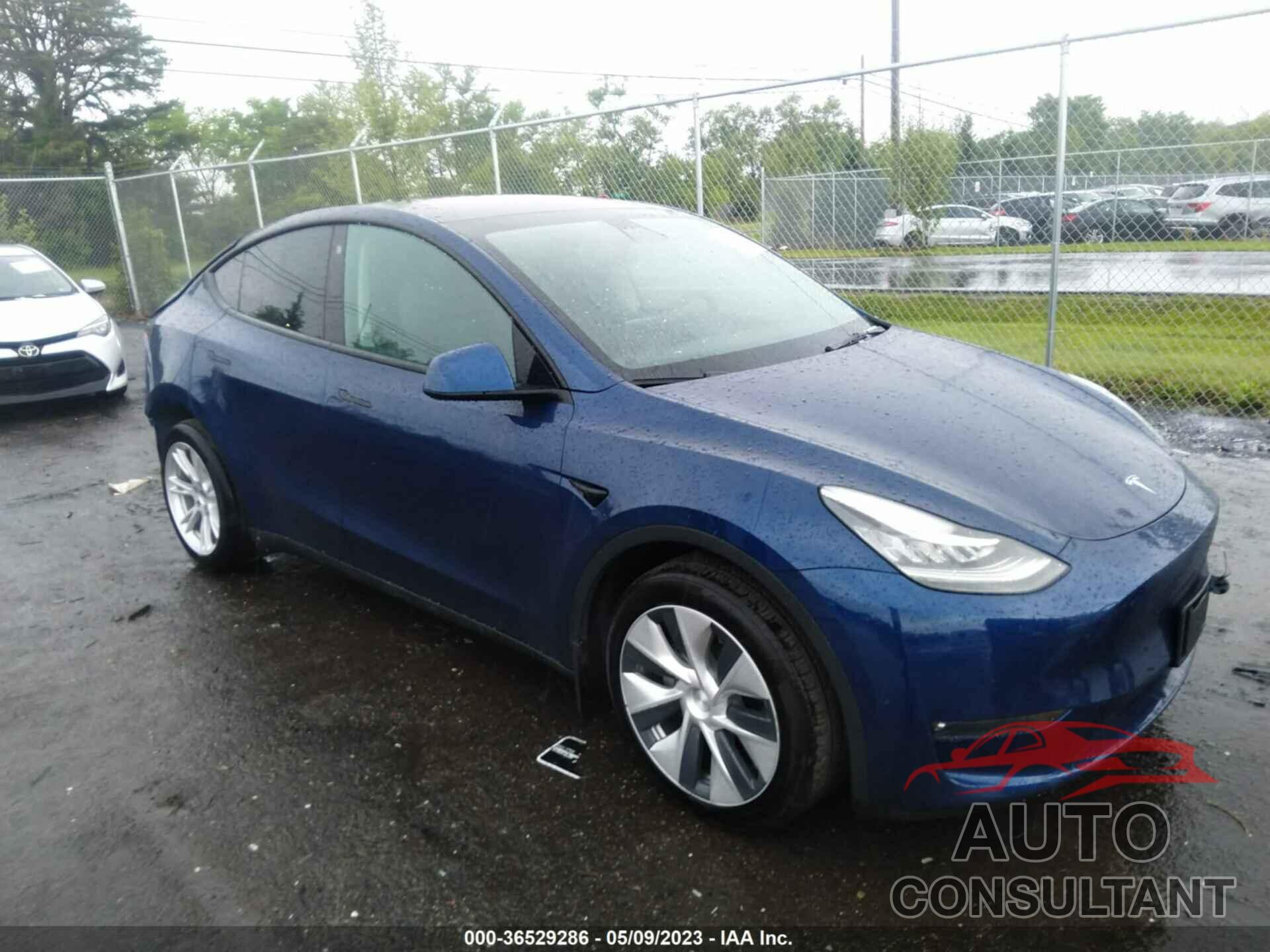 TESLA MODEL Y 2021 - 5YJYGAEE4MF299119