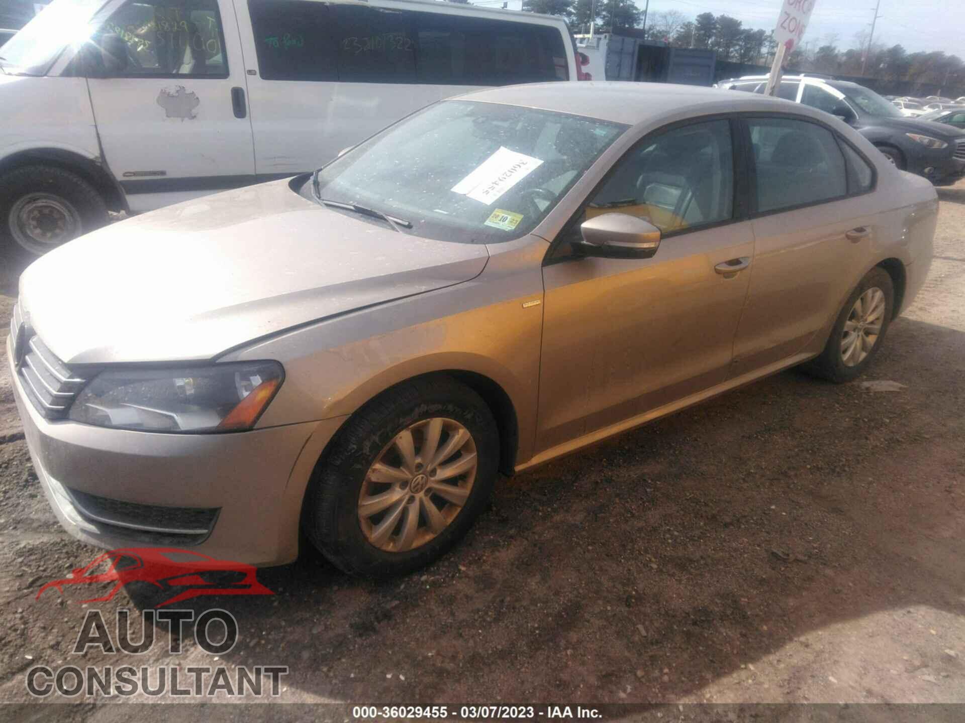 VOLKSWAGEN PASSAT 2015 - 1VWAT7A34FC032404