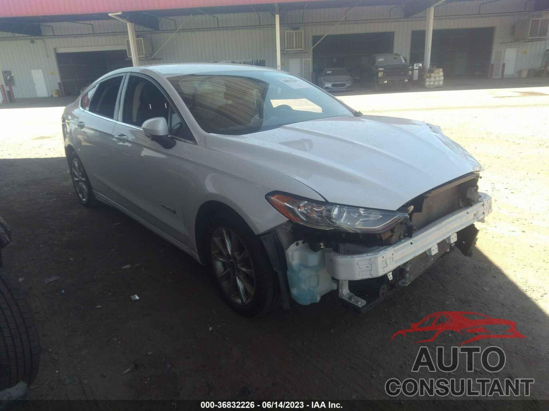 FORD FUSION 2017 - 3FA6P0LU4HR314076