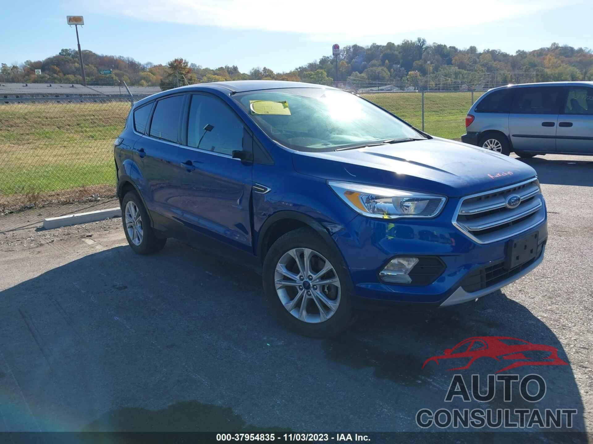 FORD ESCAPE 2017 - 1FMCU9GD7HUE67155