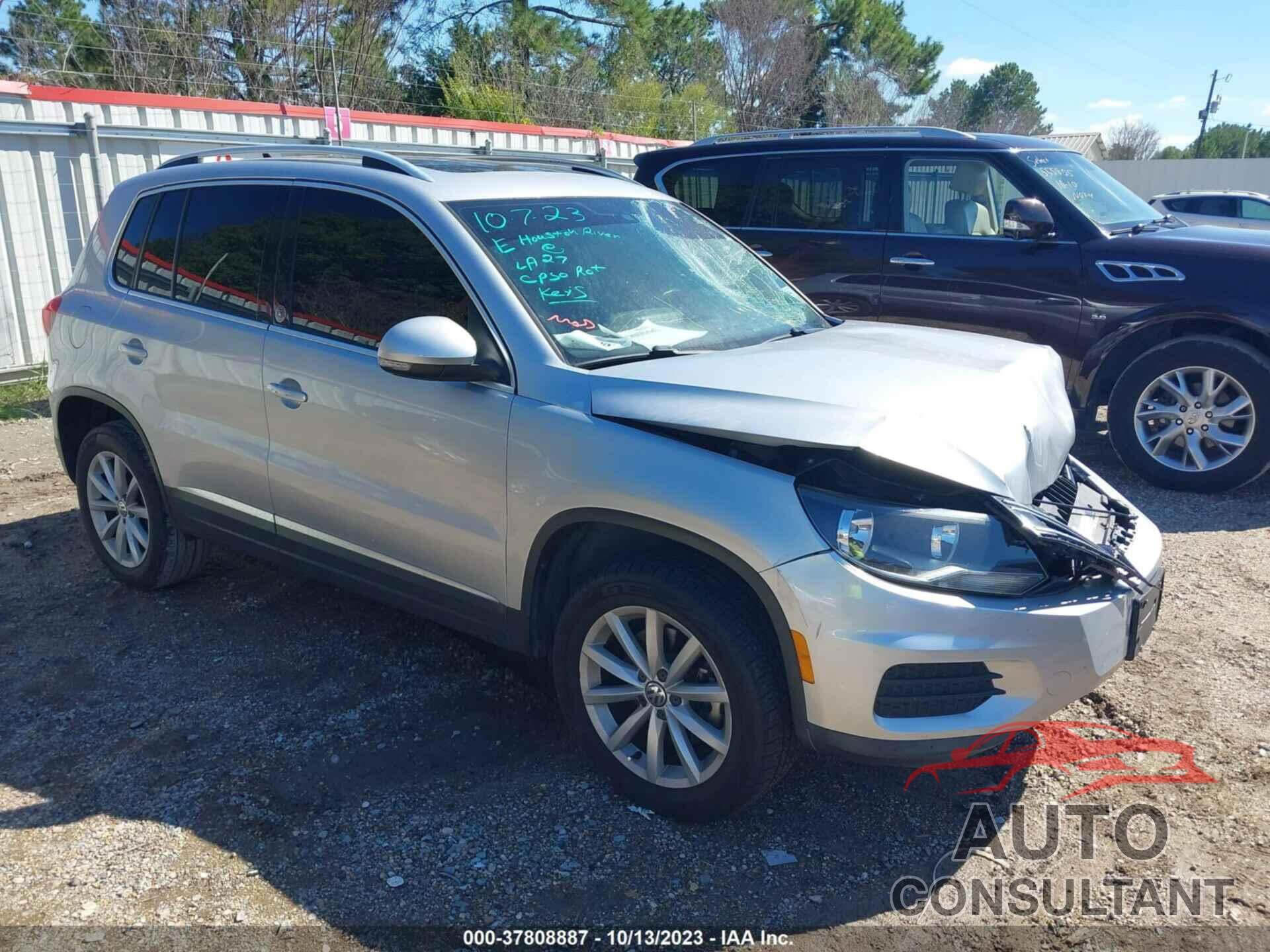 VOLKSWAGEN TIGUAN 2017 - WVGSV7AX0HK006259