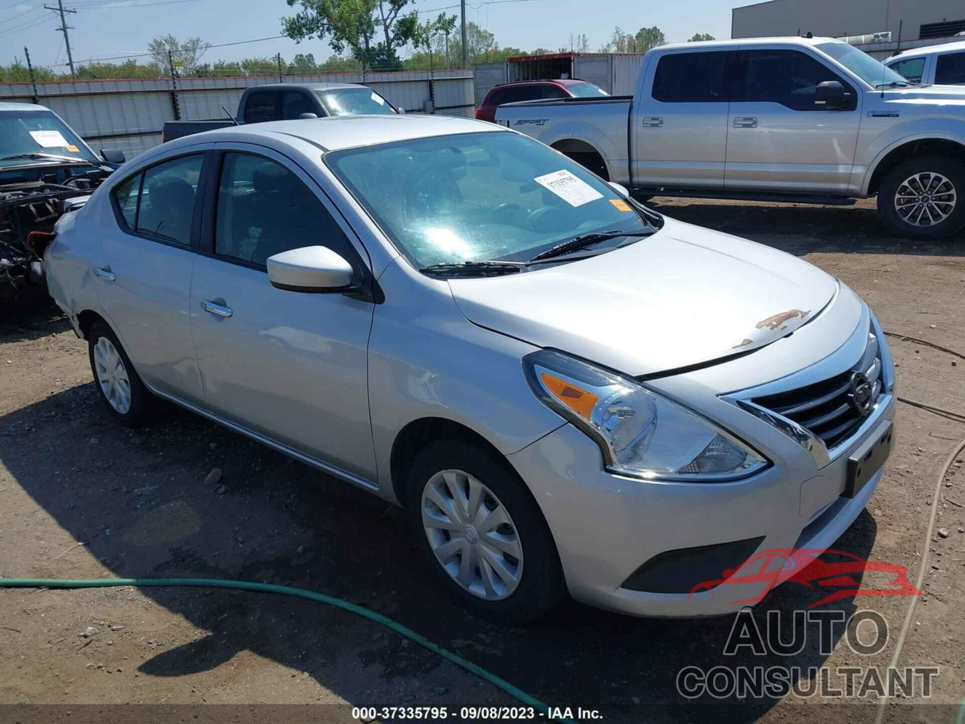 NISSAN VERSA 2019 - 3N1CN7AP6KL832938