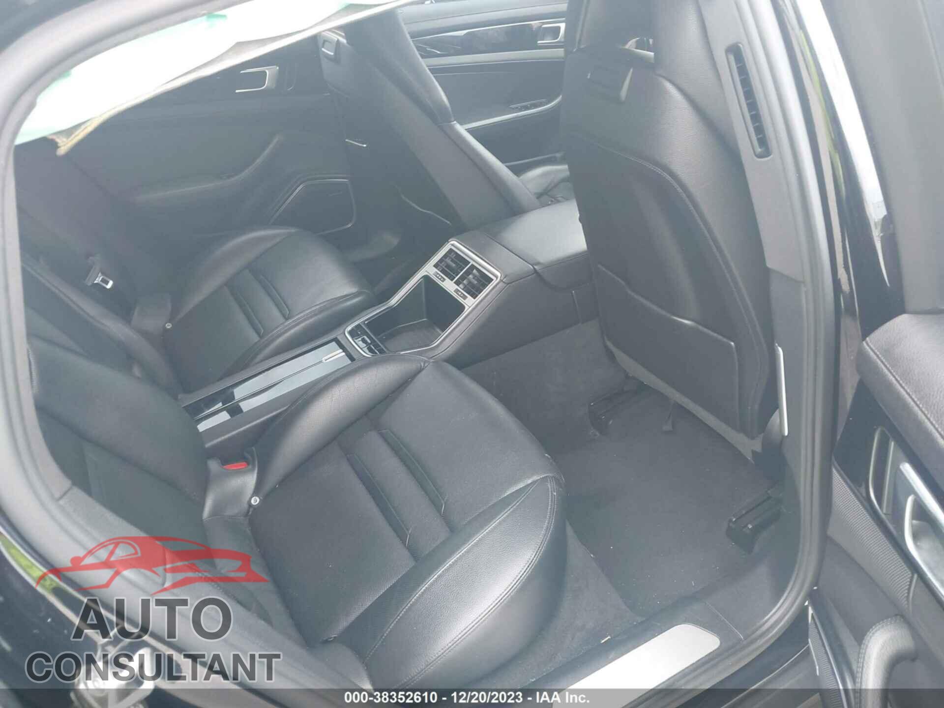 PORSCHE PANAMERA 2017 - WP0AA2A79HL101749