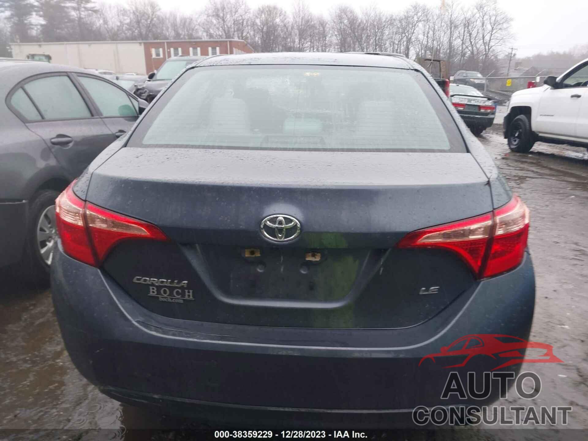 TOYOTA COROLLA 2018 - 5YFBURHE0JP814965