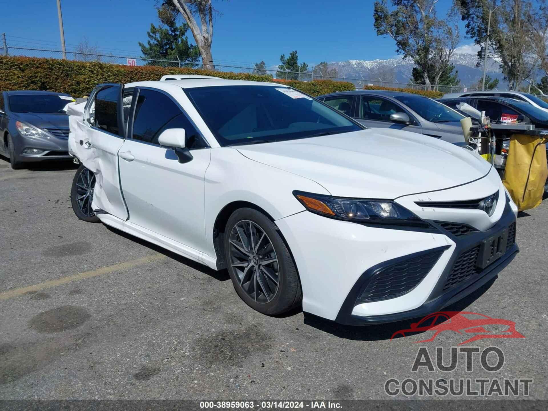 TOYOTA CAMRY 2024 - 4T1G11AKXRU860409