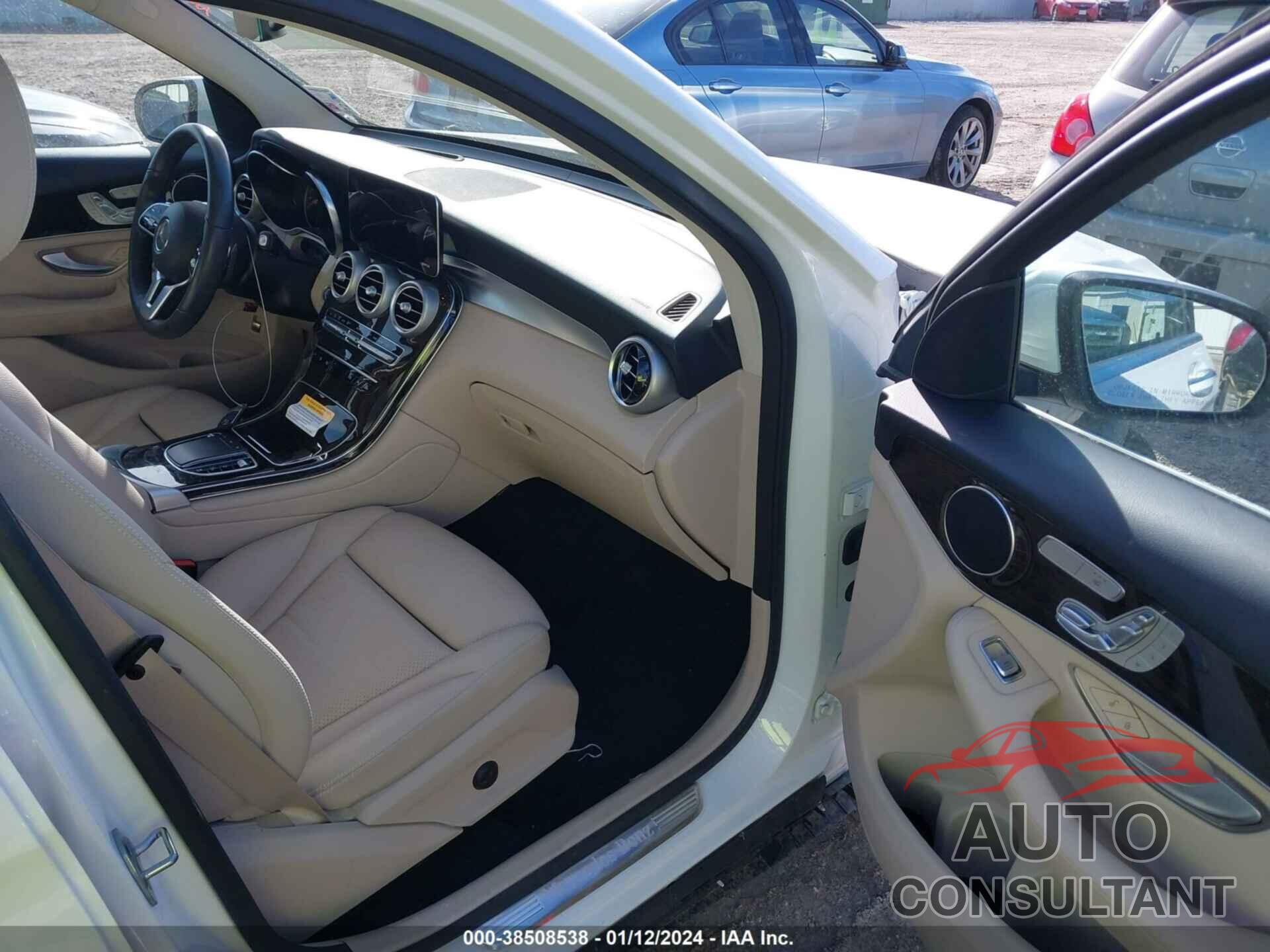 MERCEDES-BENZ GLC 300 2022 - W1N0G8DB1NV337351