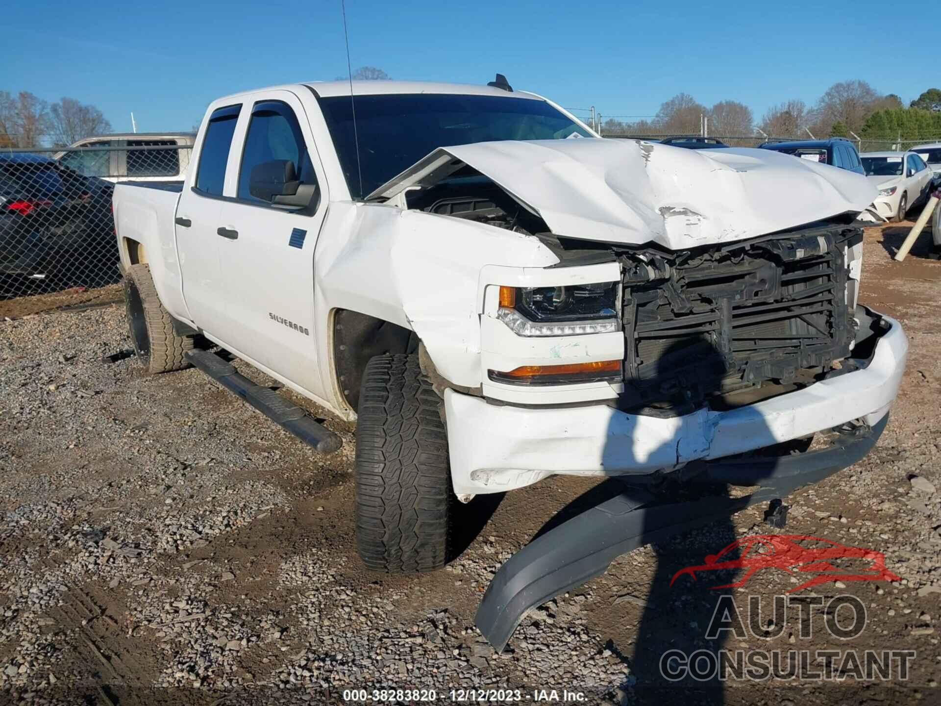 CHEVROLET SILVERADO 1500 2018 - 1GCRCPEC0JZ361543