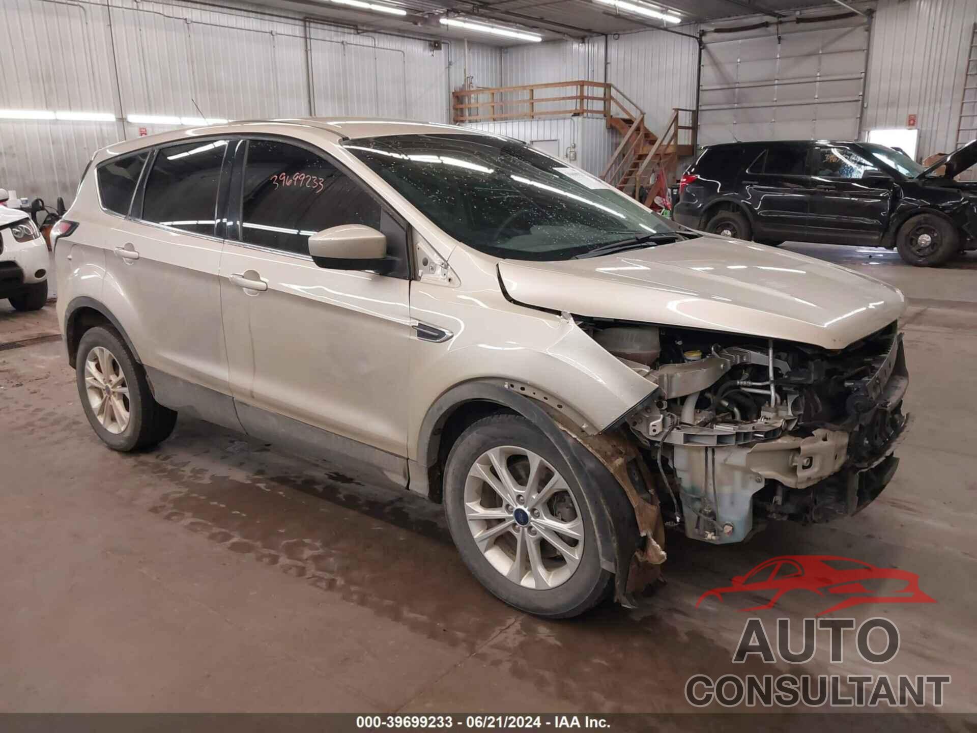 FORD ESCAPE 2017 - 1FMCU9GD4HUC50632