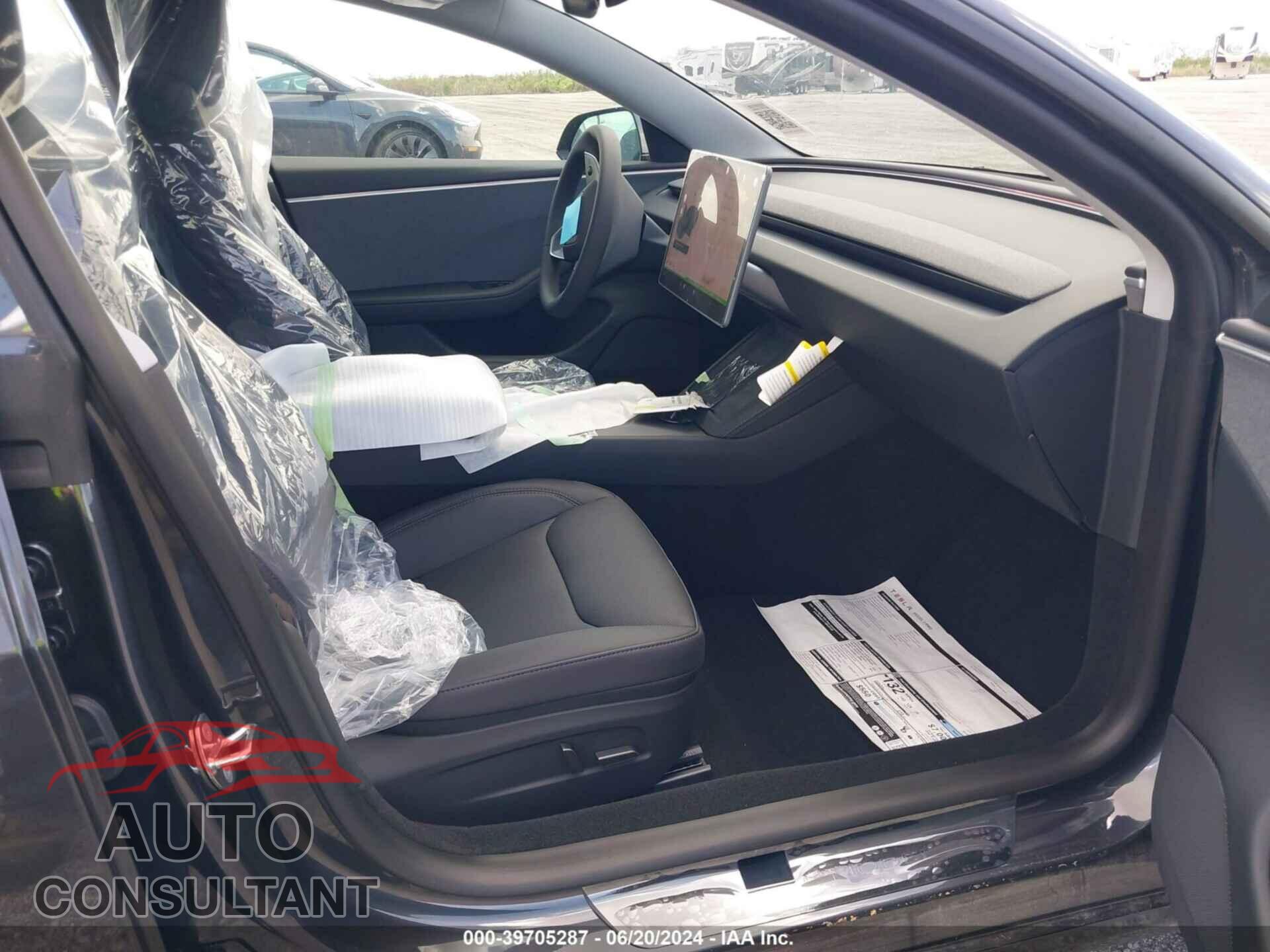 TESLA MODEL 3 2024 - 5YJ3E1EA2RF752500