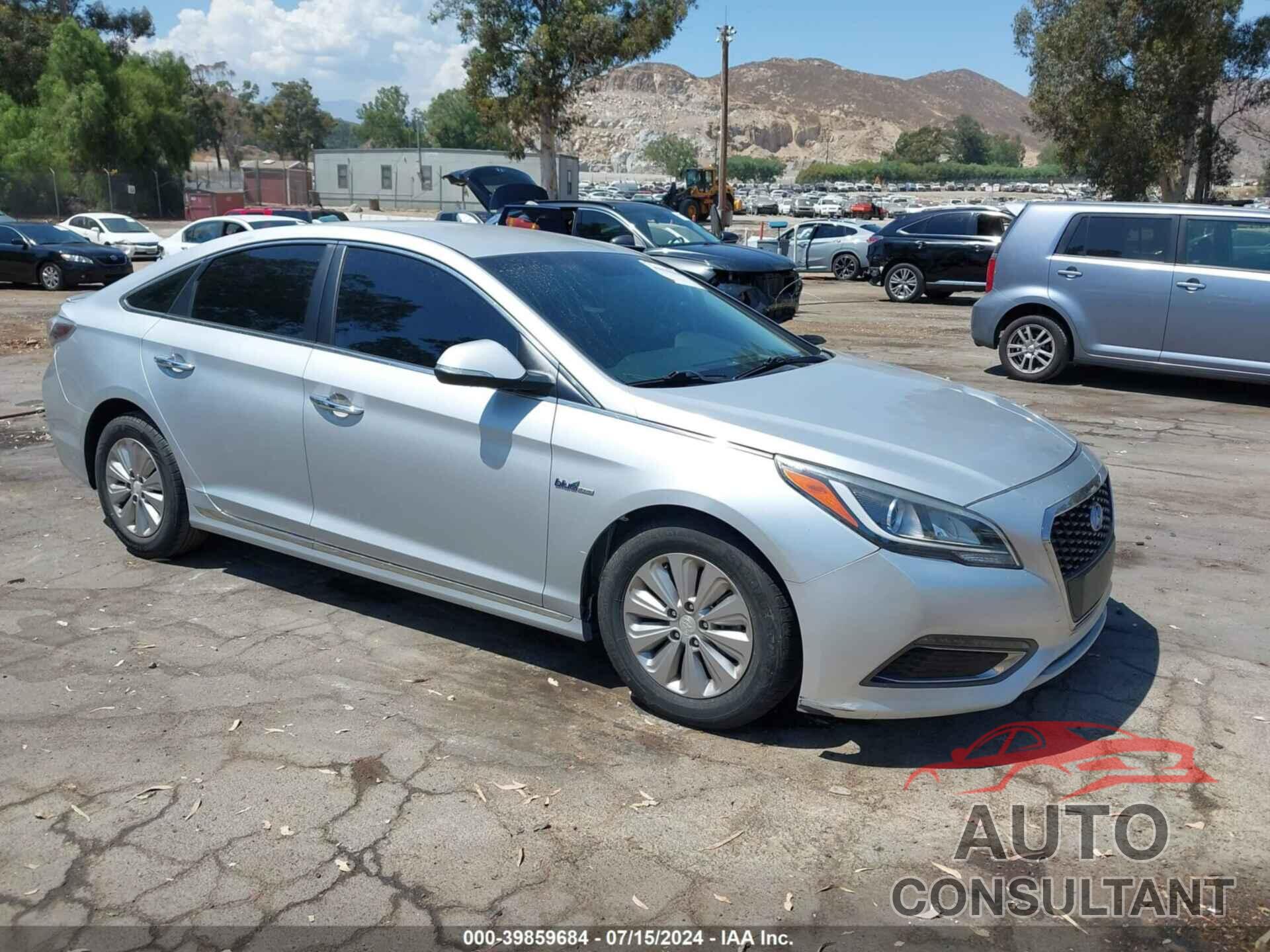 HYUNDAI SONATA HYBRID 2017 - KMHE24L18HA058421