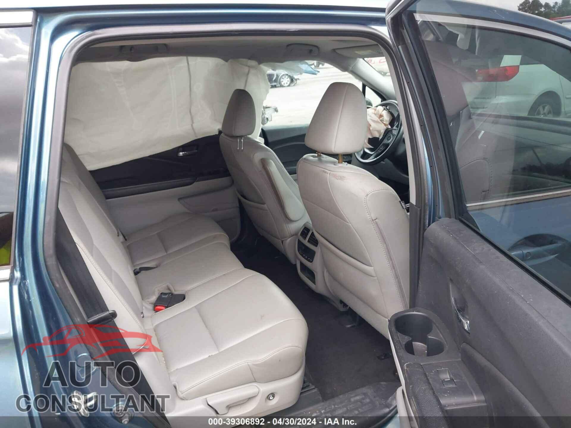 HONDA PILOT 2016 - 5FNYF5H75GB016271