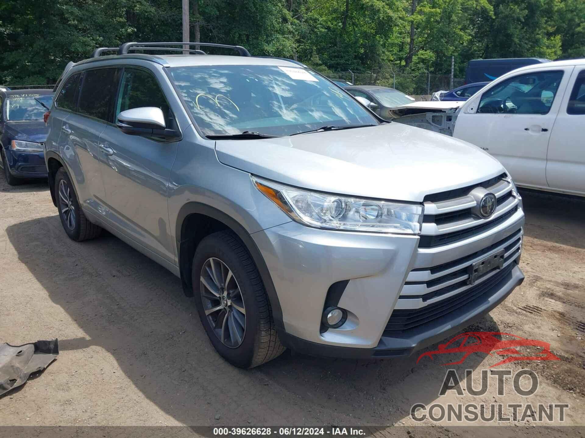 TOYOTA HIGHLANDER 2018 - 5TDJZRFH6JS864240