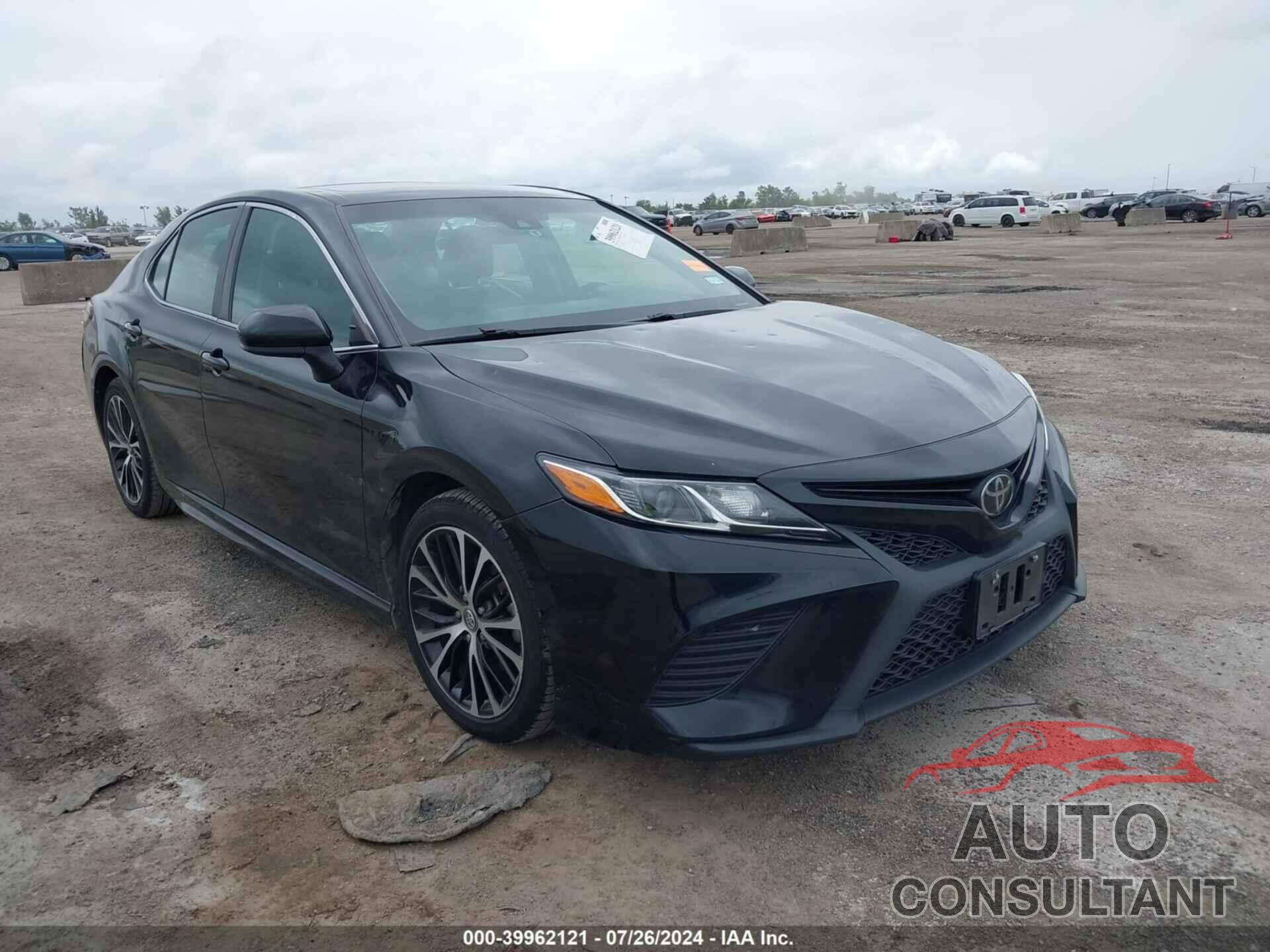 TOYOTA CAMRY 2018 - 4T1B11HK7JU667879