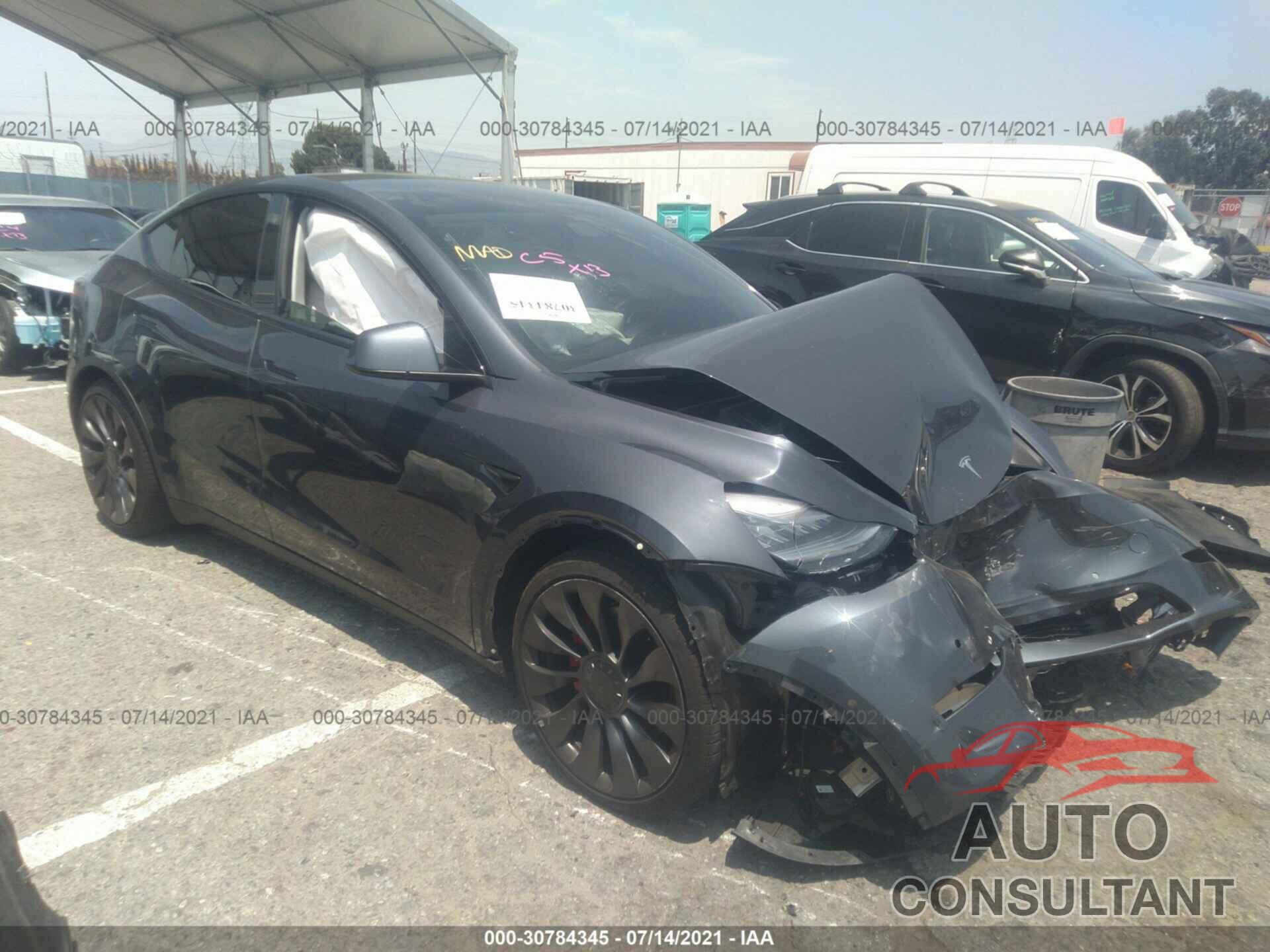 TESLA MODEL Y 2021 - 5YJYGDEF0MF098988
