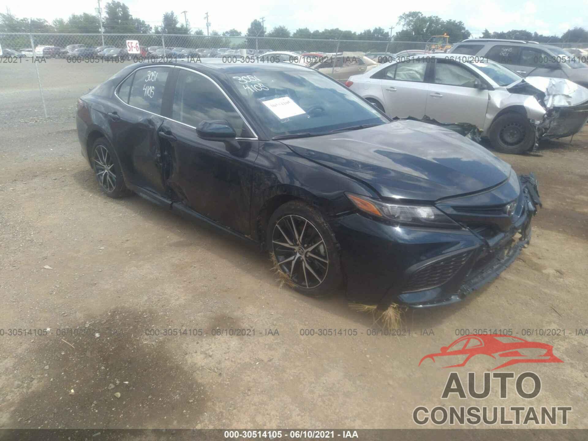 TOYOTA CAMRY 2021 - 4T1G11AK8MU516652