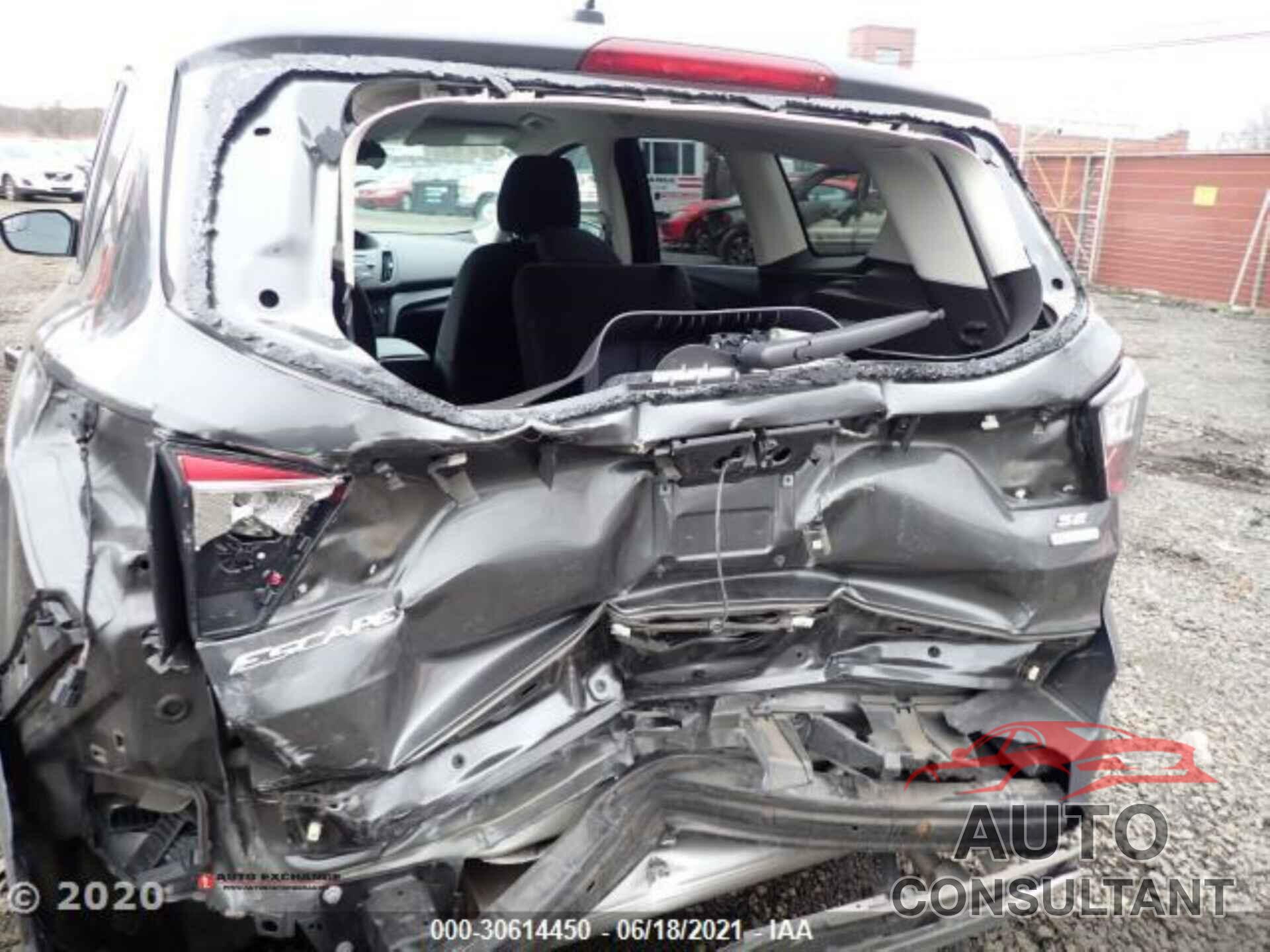 FORD ESCAPE 2017 - 1FMCU0GD5HUD23955