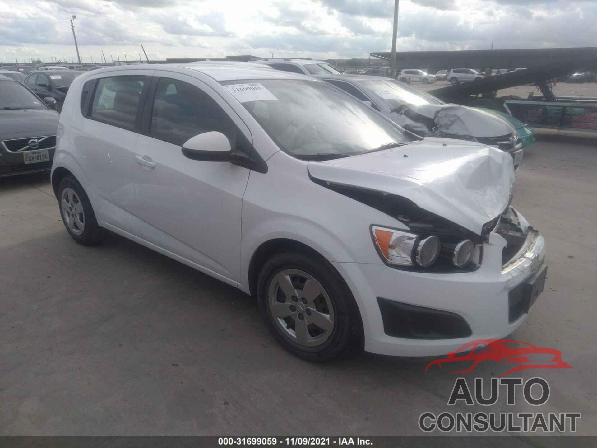CHEVROLET SONIC 2016 - 1G1JA6SH4G4172602