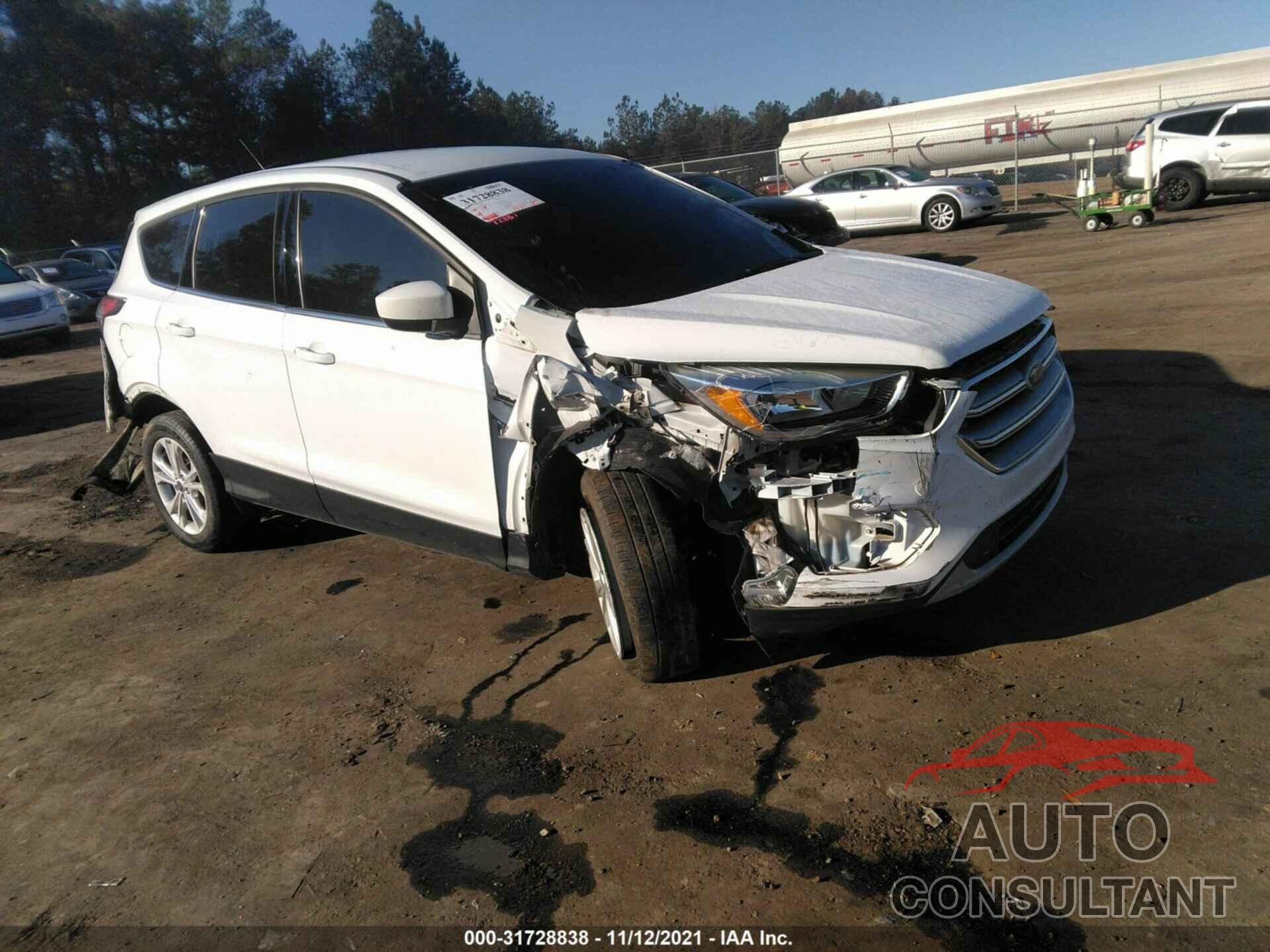FORD ESCAPE 2017 - 1FMCU0GD8HUB12460