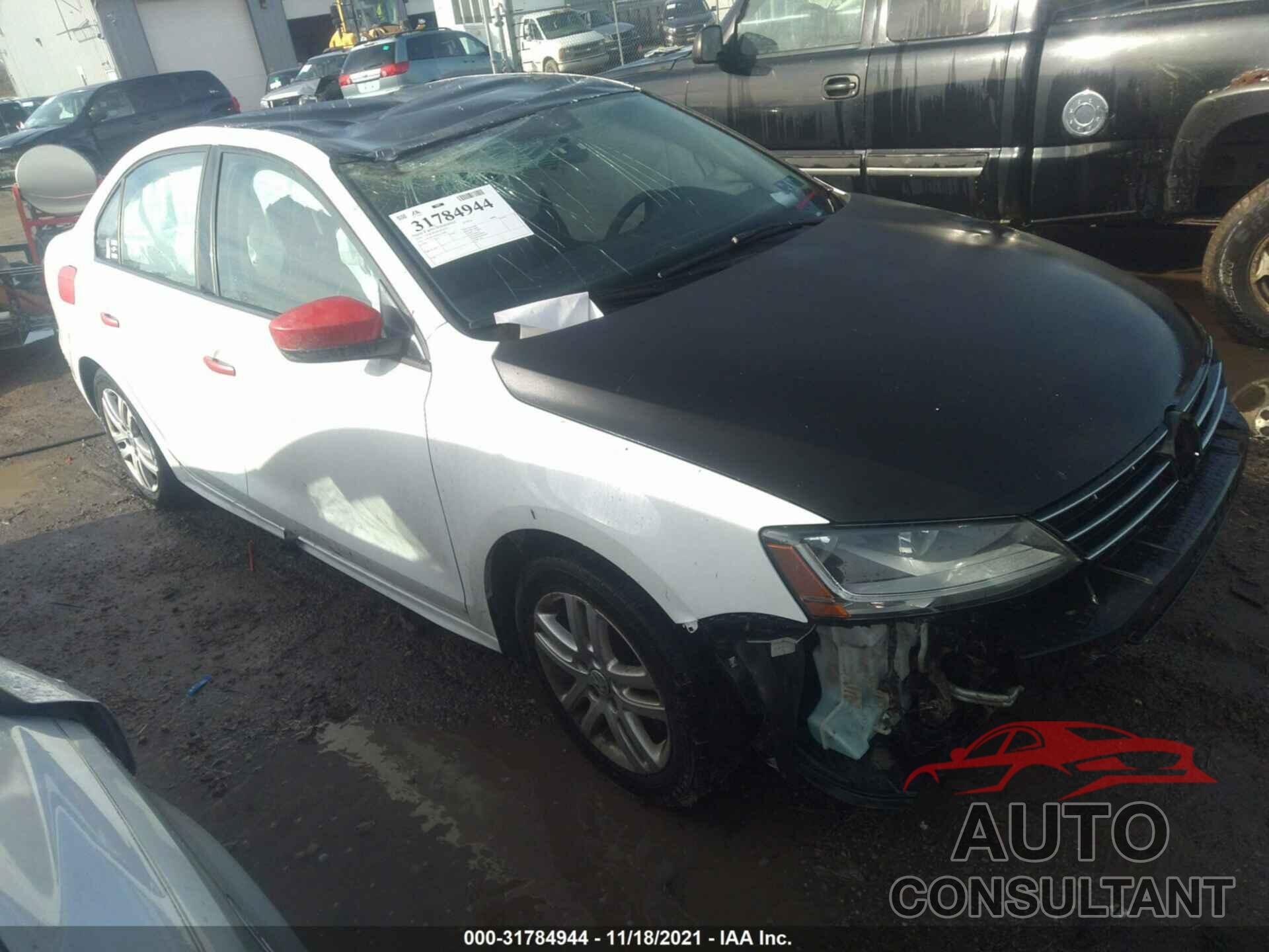 VOLKSWAGEN JETTA 2018 - 3VW2B7AJ4JM254342