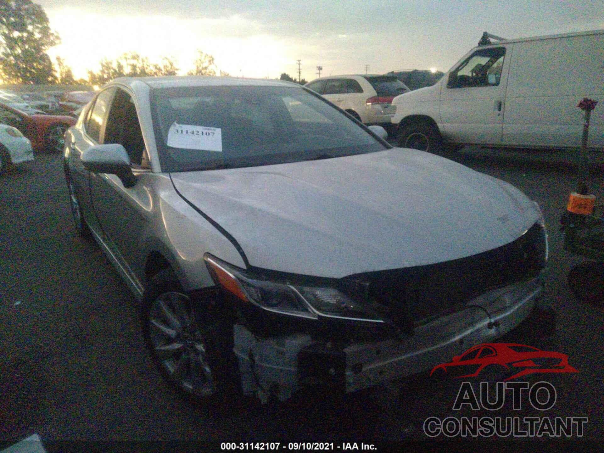 TOYOTA CAMRY 2018 - 4T1B11HK4JU616033