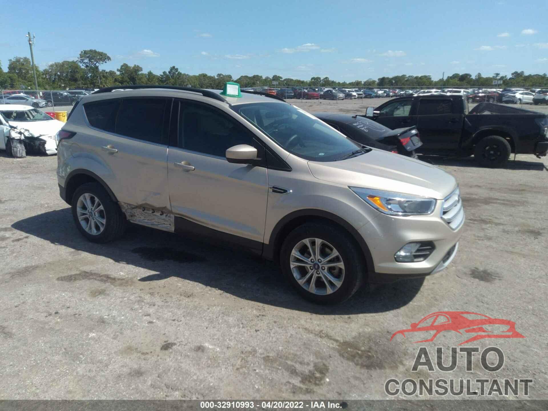 FORD ESCAPE 2018 - 1FMCU0GD4JUC27272
