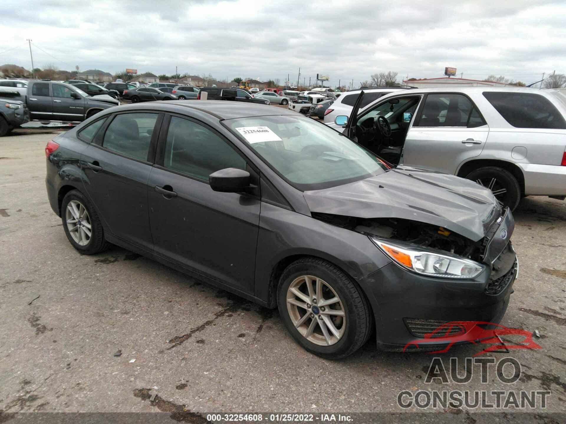 FORD FOCUS 2018 - 1FADP3F28JL222184
