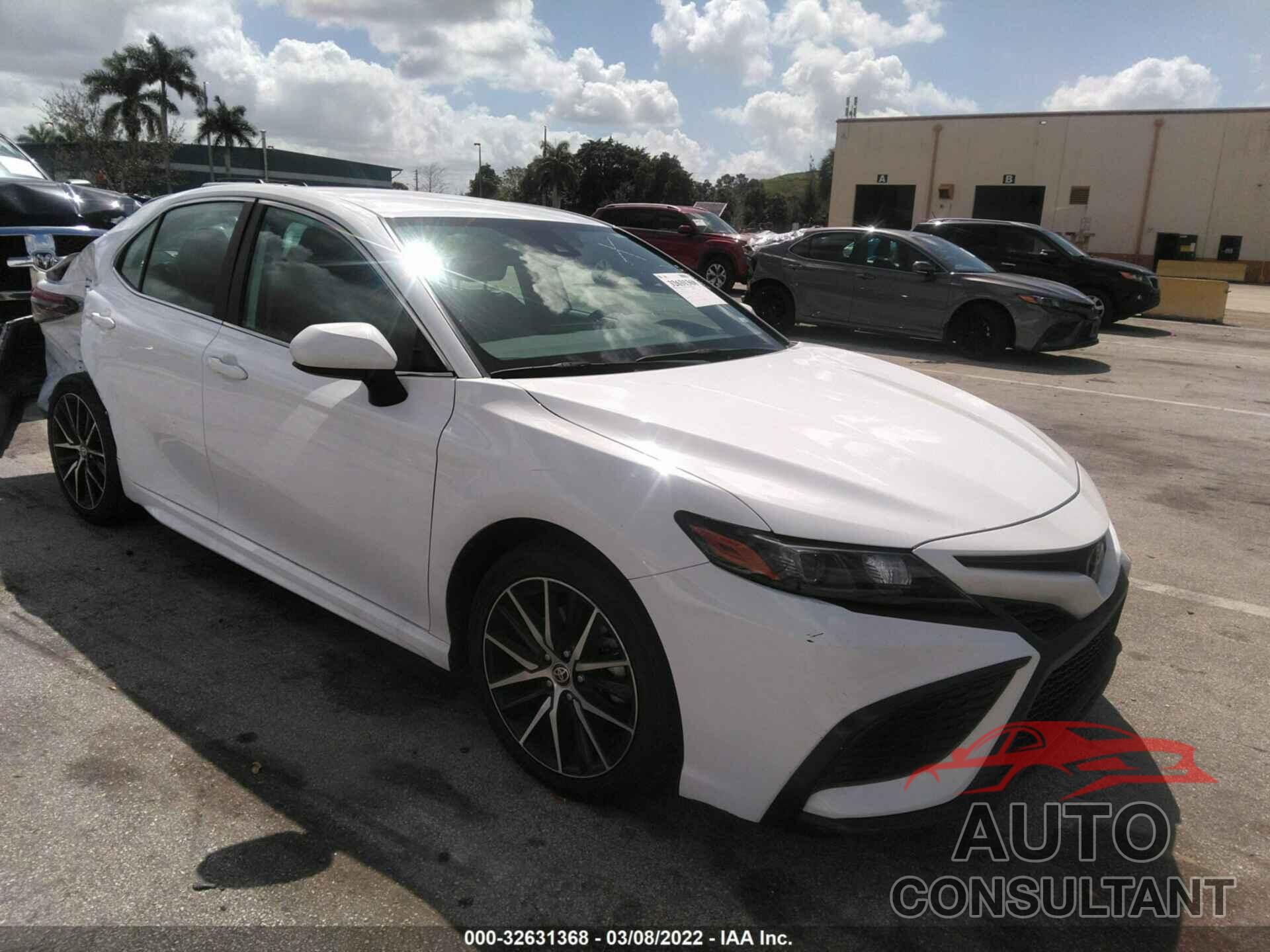TOYOTA CAMRY 2021 - 4T1G11AK6MU522286