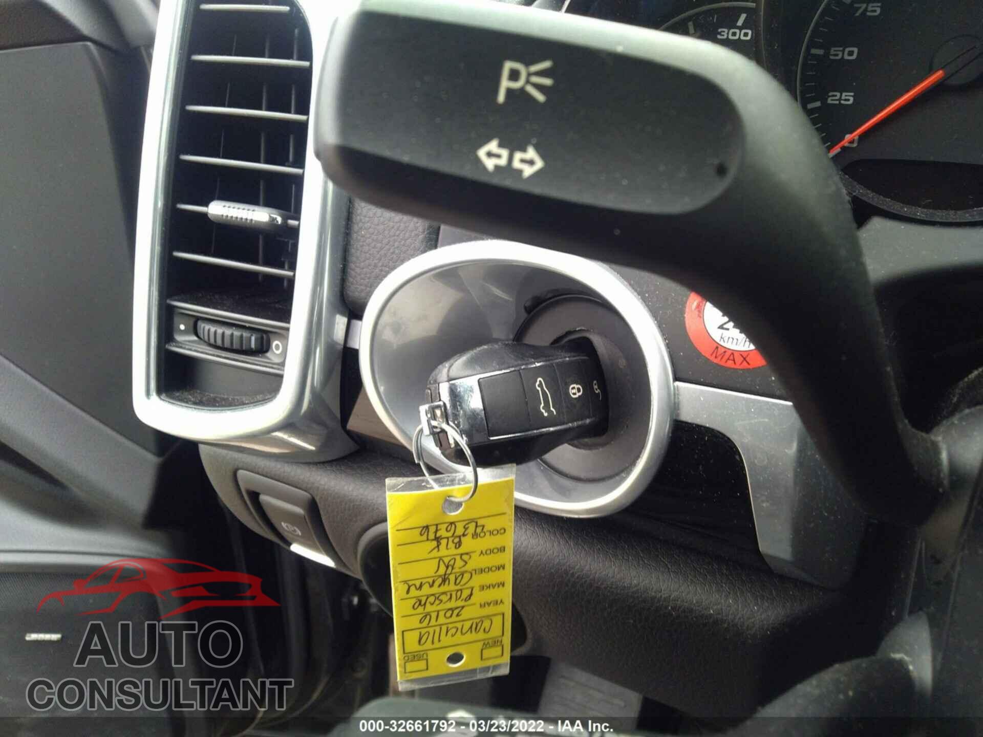 PORSCHE CAYENNE 2016 - WP1AA2A2XGLA10944