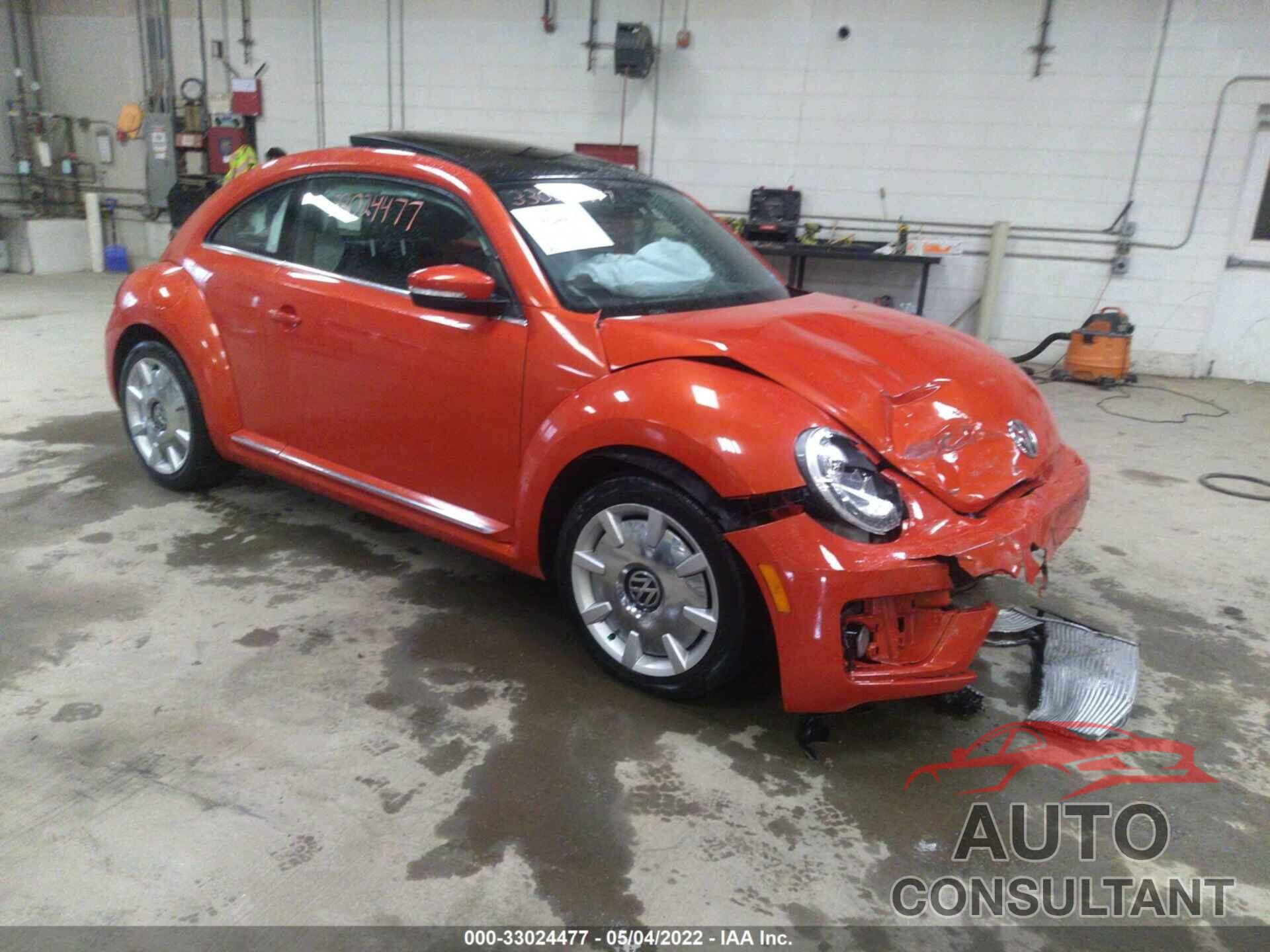 VOLKSWAGEN BEETLE 2018 - 3VWJD7AT8JM726968