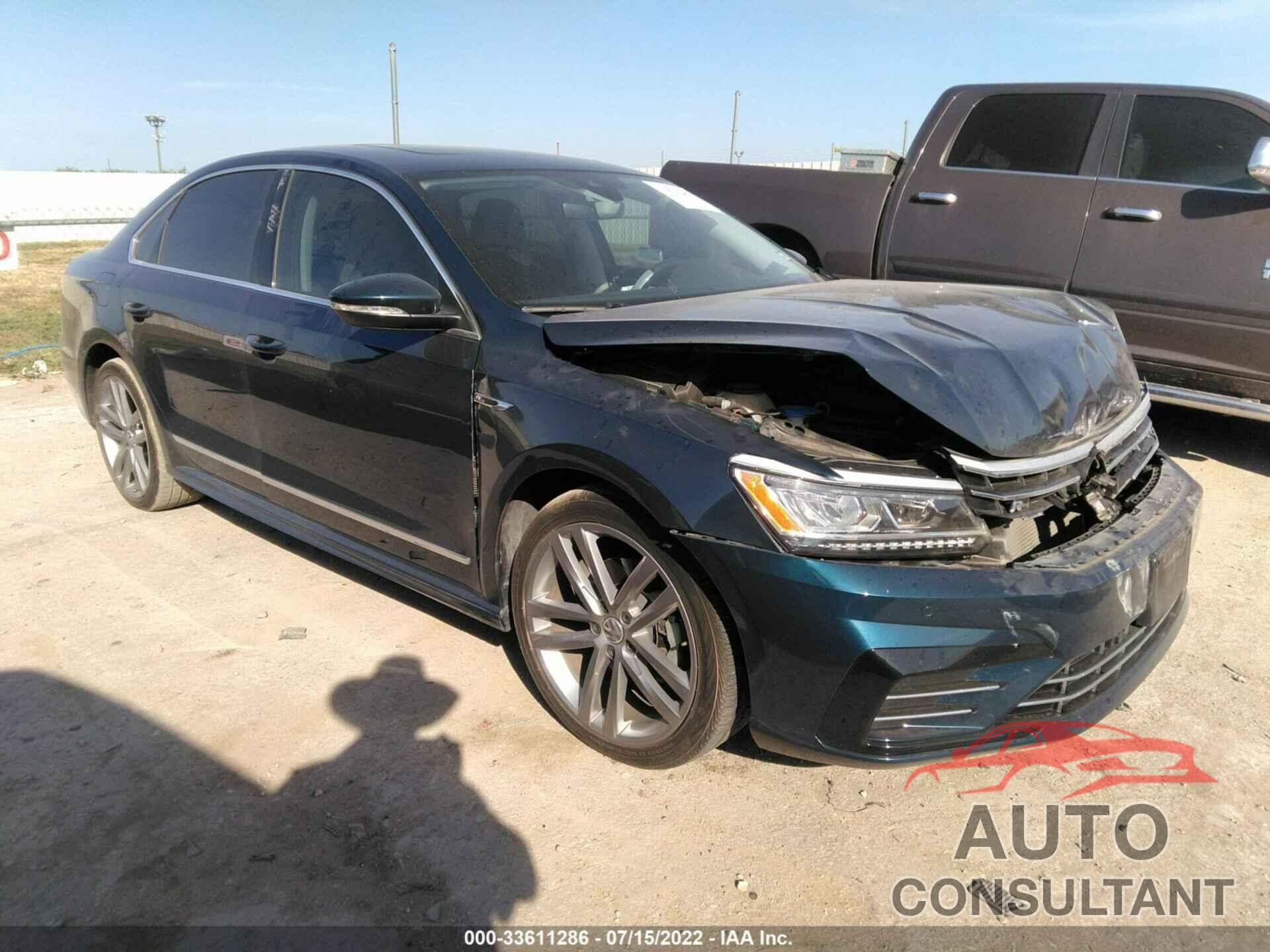VOLKSWAGEN PASSAT 2019 - 1VWMA7A30KC000241