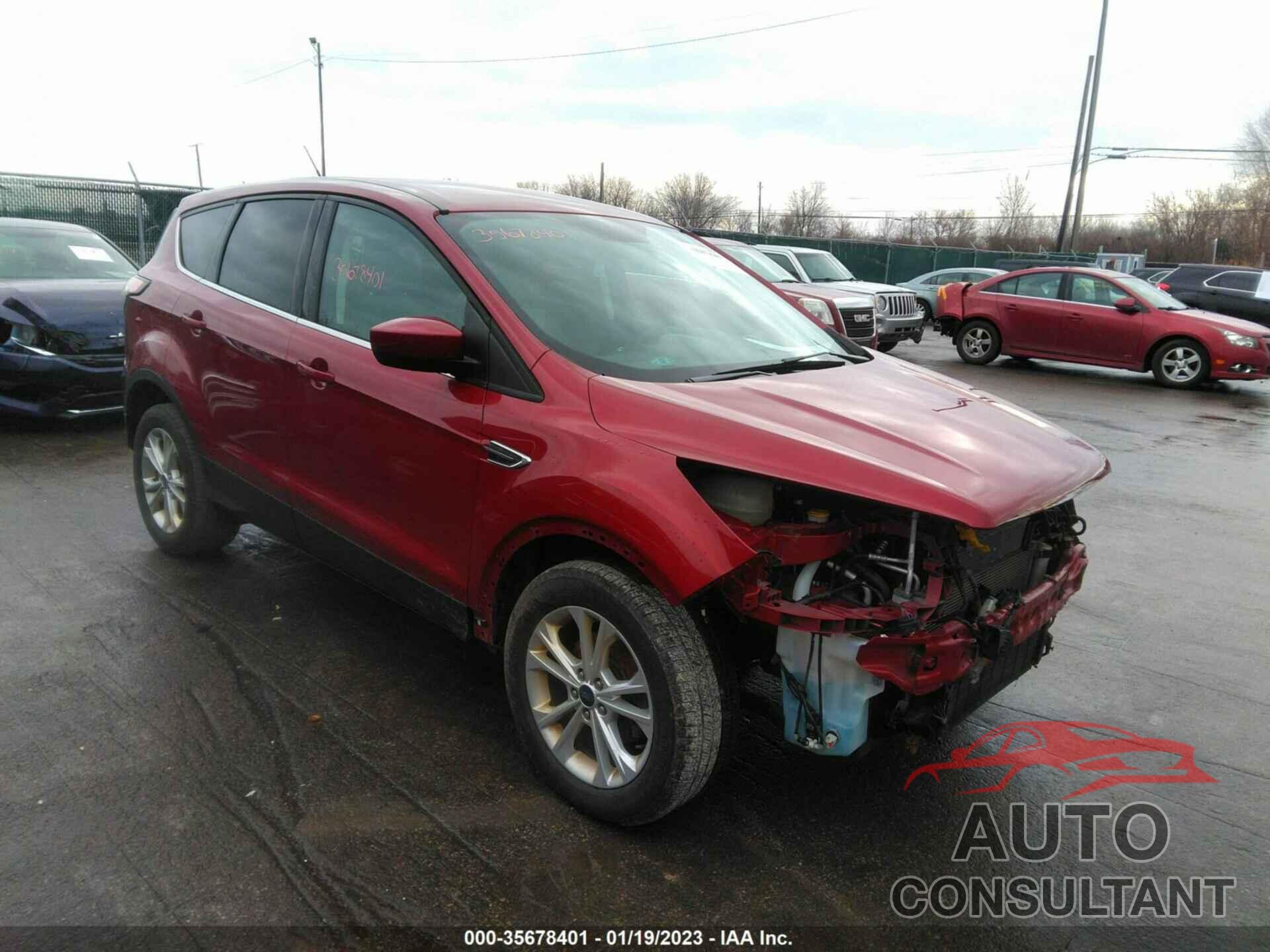 FORD ESCAPE 2017 - 1FMCU0GDXHUC75630