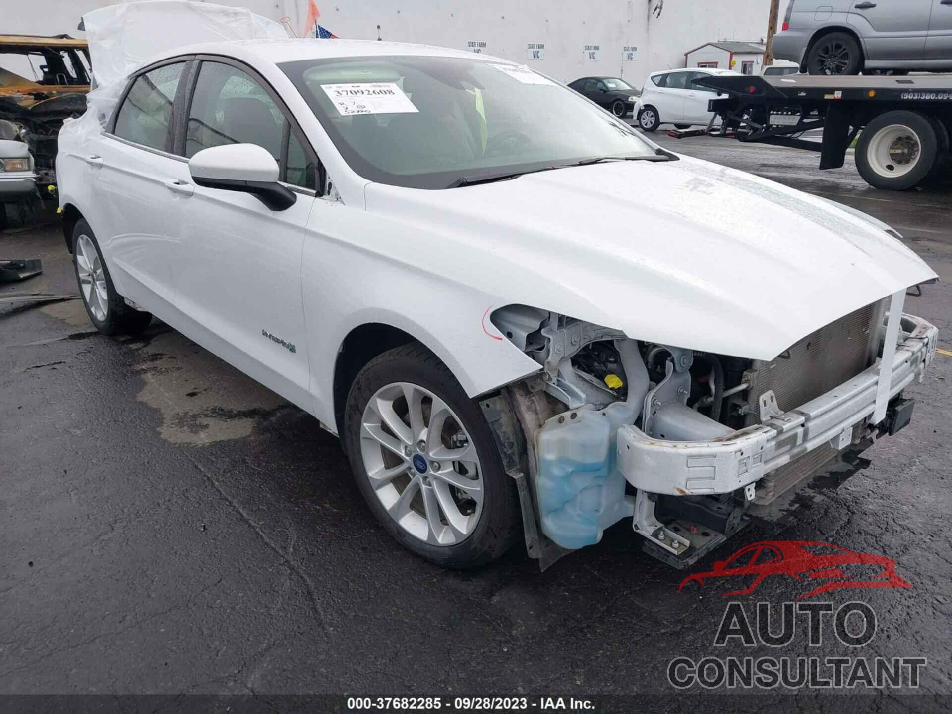 FORD FUSION HYBRID 2019 - 3FA6P0LU1KR206733