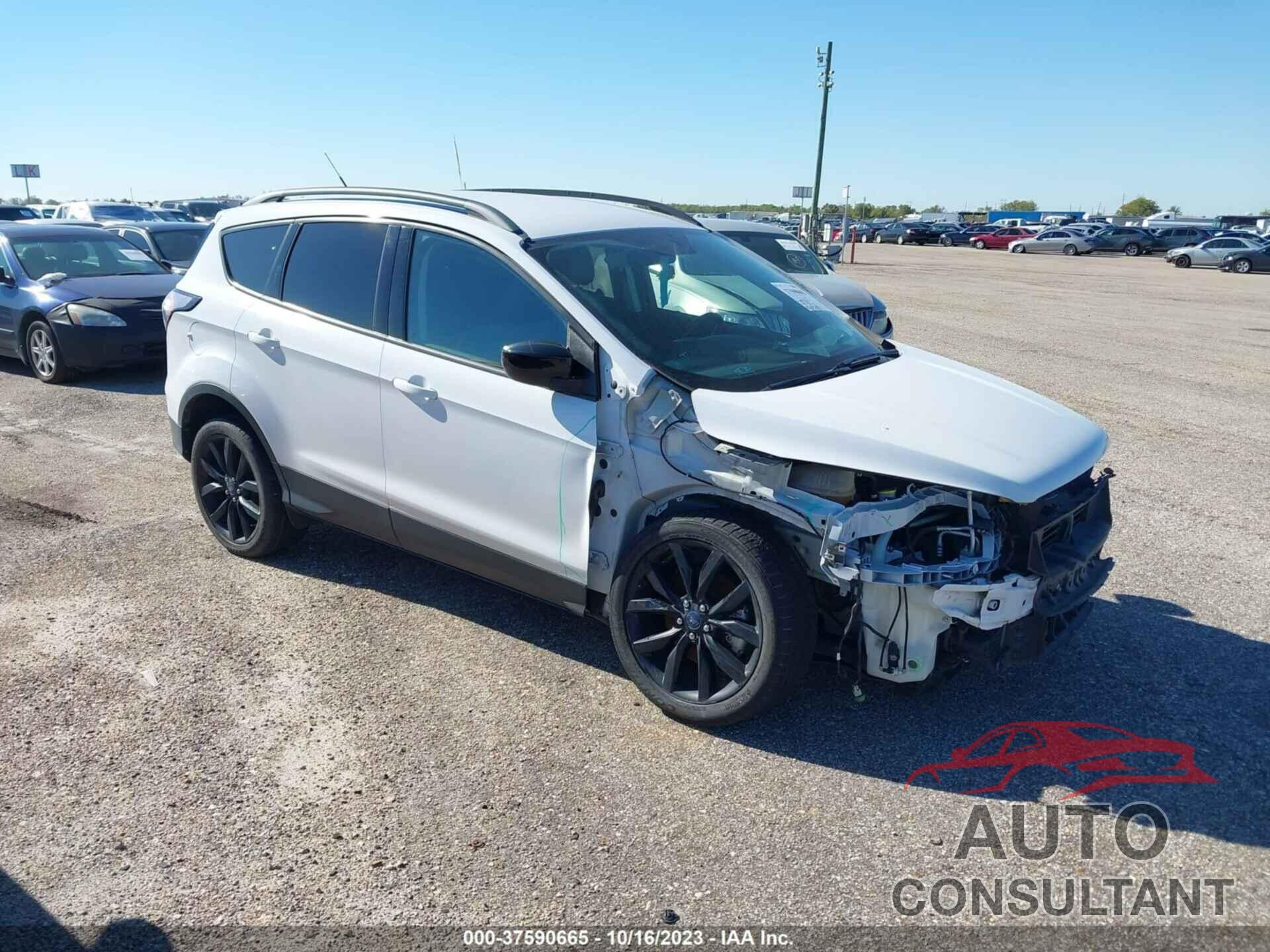 FORD ESCAPE 2017 - 1FMCU0G97HUD40395