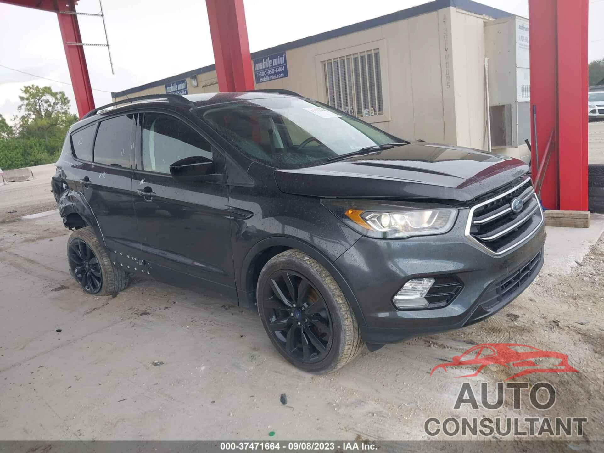 FORD ESCAPE 2017 - 1FMCU0GD1HUC67514