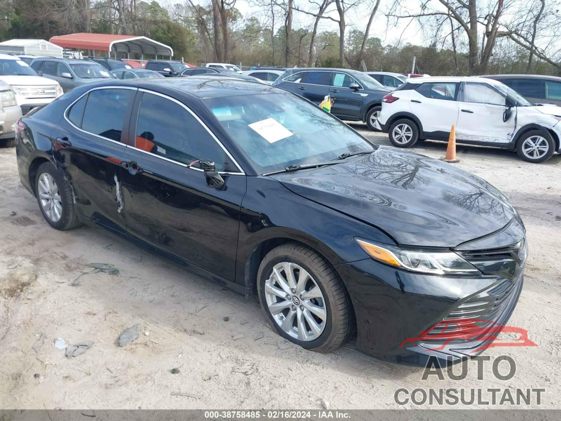 TOYOTA CAMRY 2018 - 4T1B11HK1JU023049