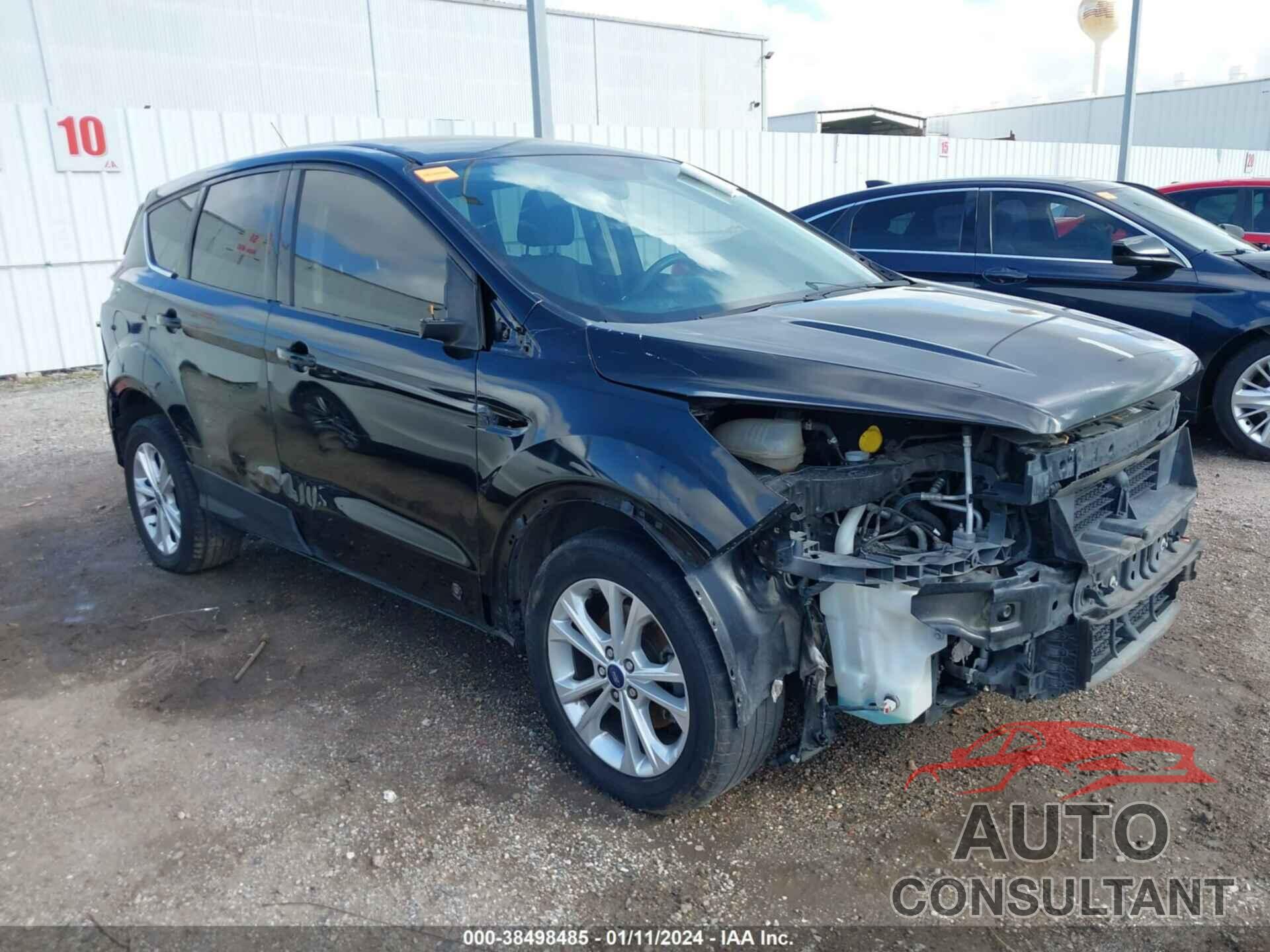 FORD ESCAPE 2017 - 1FMCU0GD0HUE49172