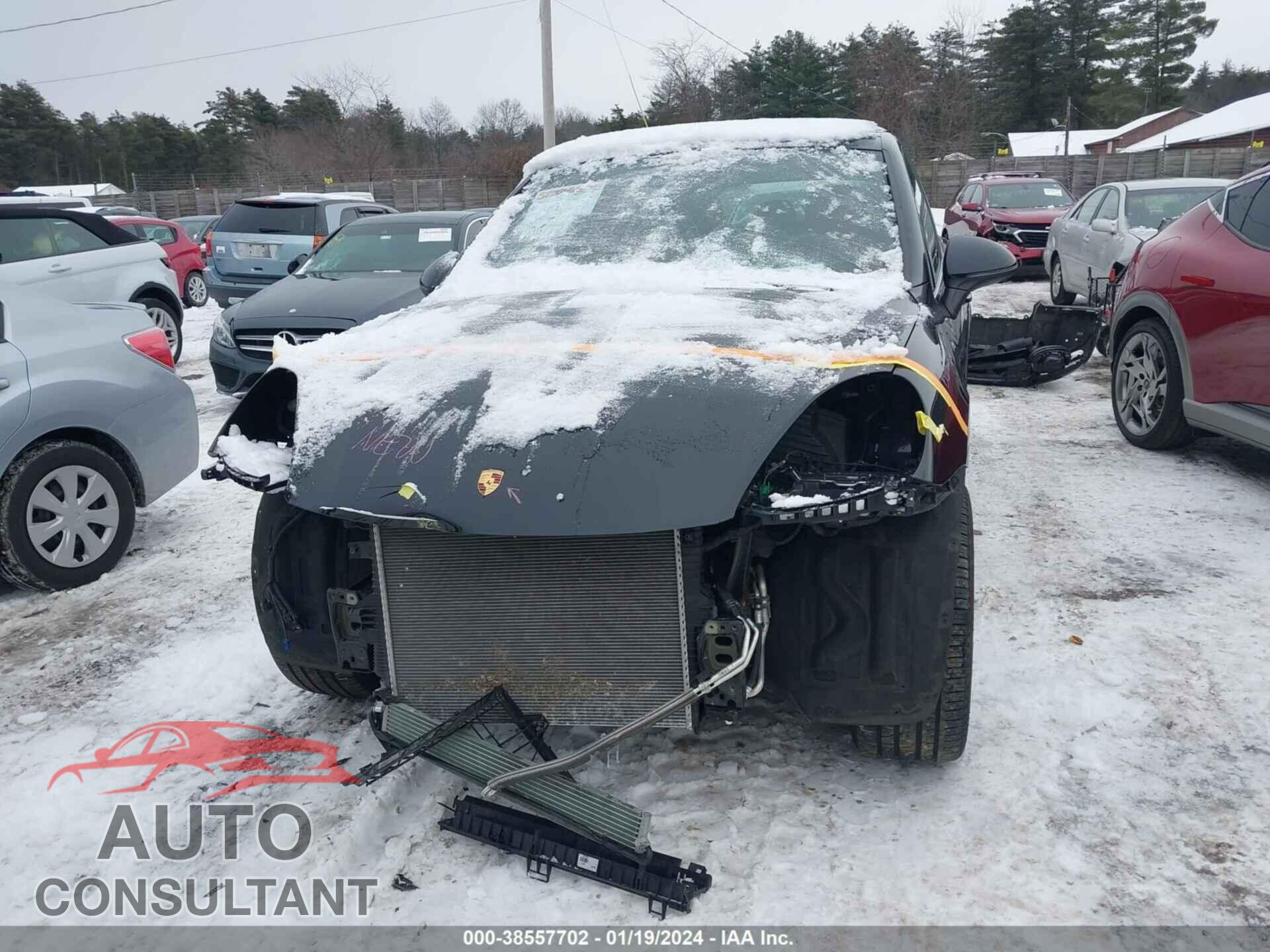 PORSCHE CAYENNE 2017 - WP1AA2A21HKA89038