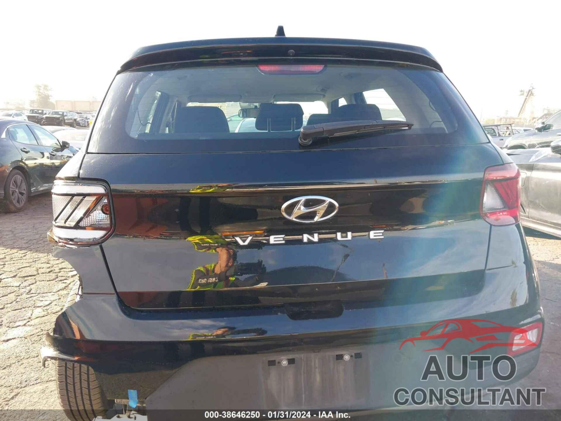 HYUNDAI VENUE 2021 - KMHRB8A30MU126488