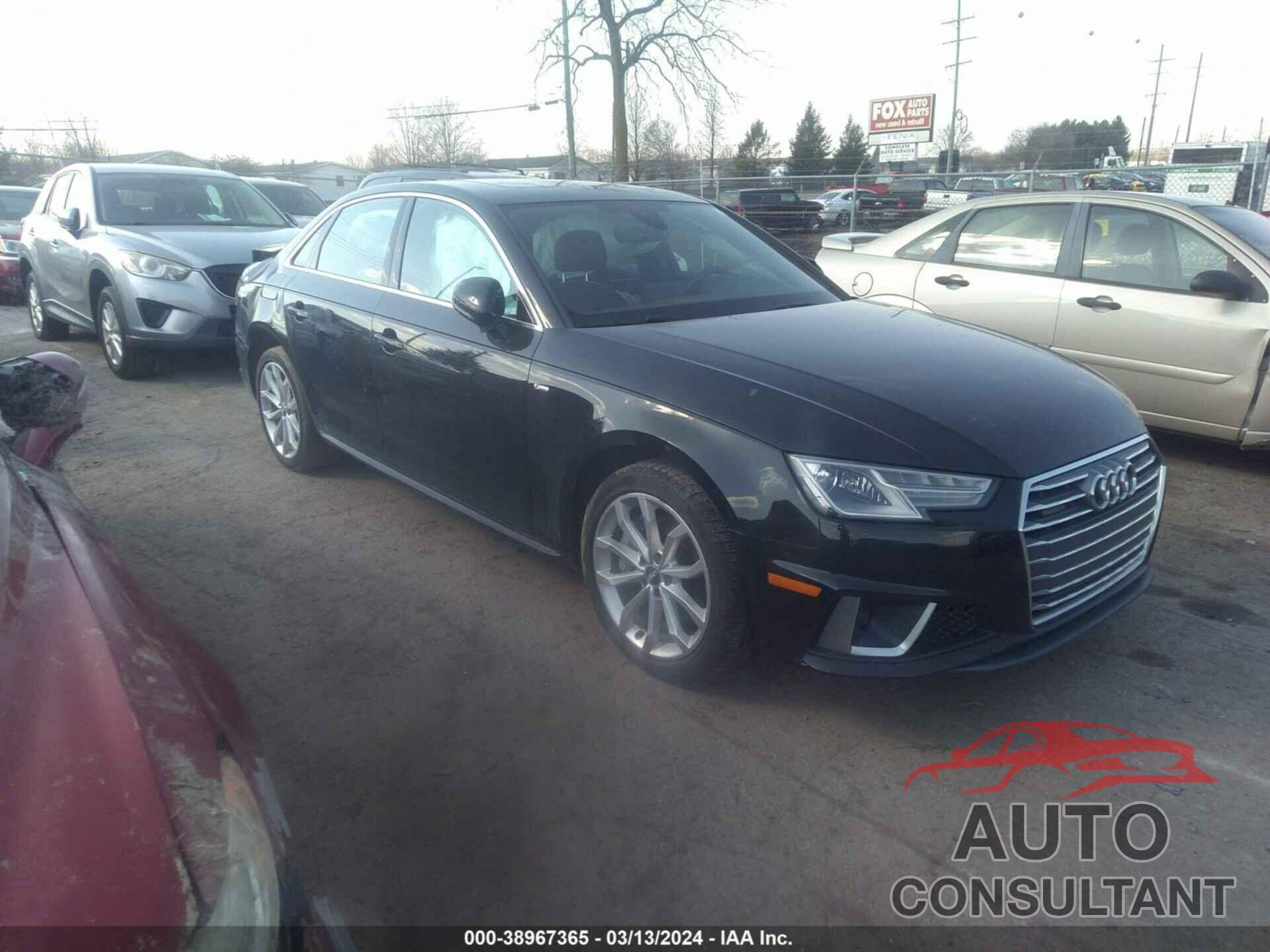 AUDI A4 2019 - WAUDNAF44KN018586