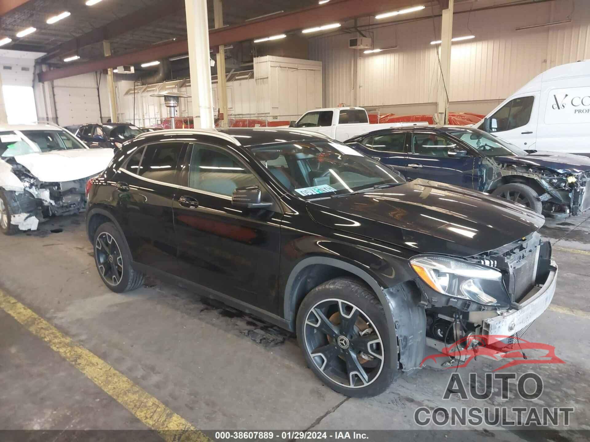 MERCEDES-BENZ GLA 2018 - WDCTG4GB1JJ406527